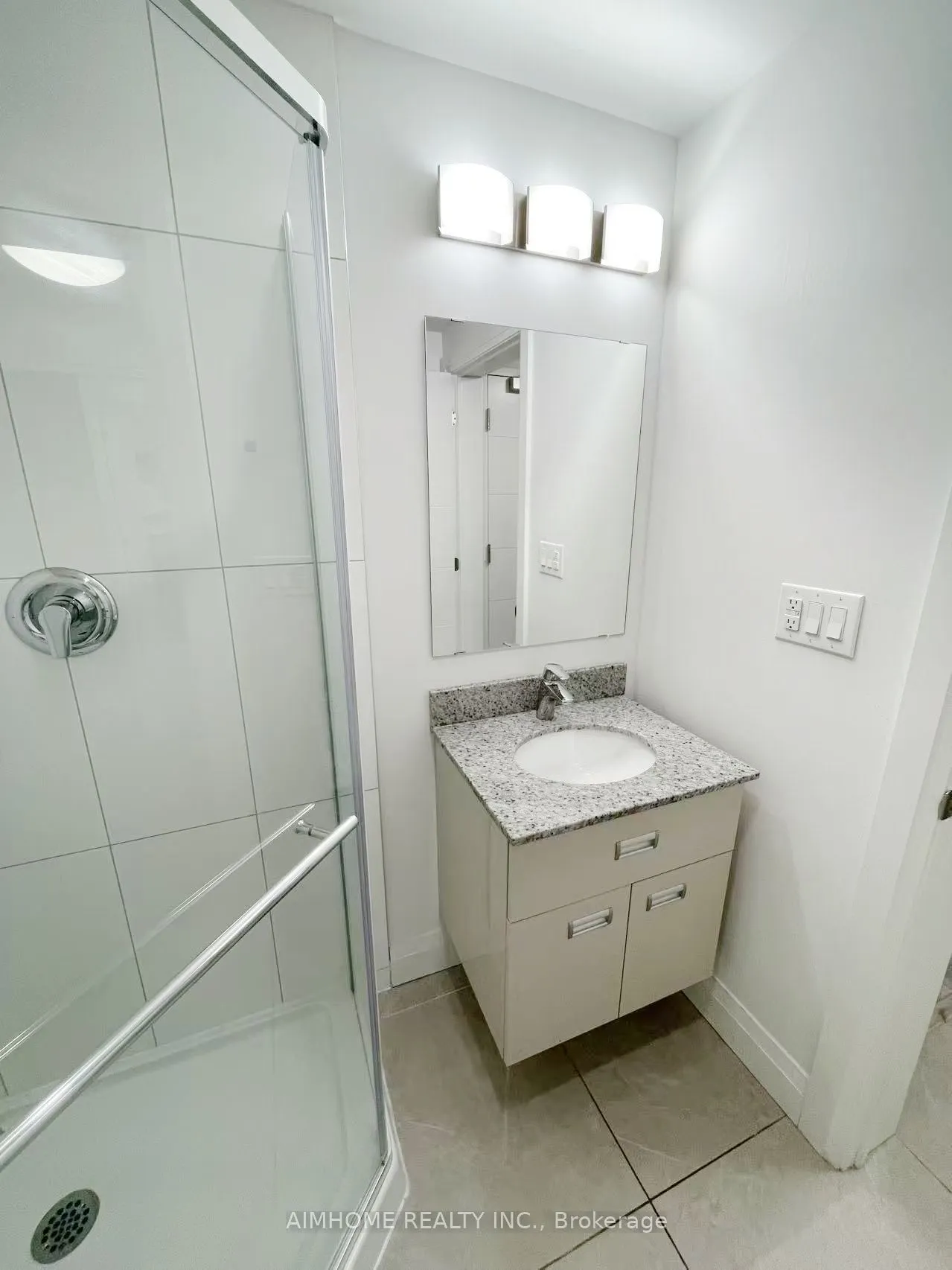 652 Princess St Street, #210