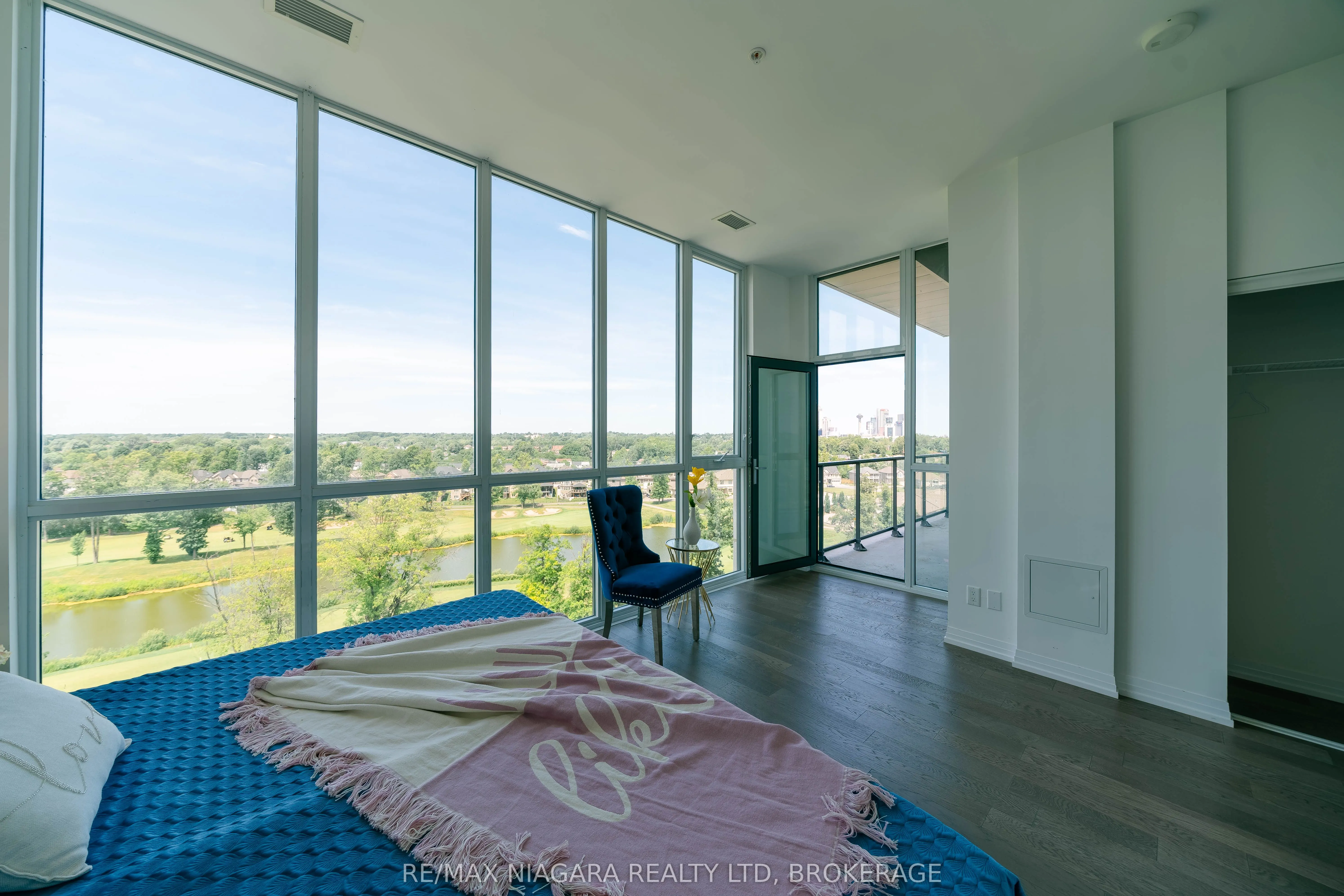 7711 GREEN VISTA Gate, #901
