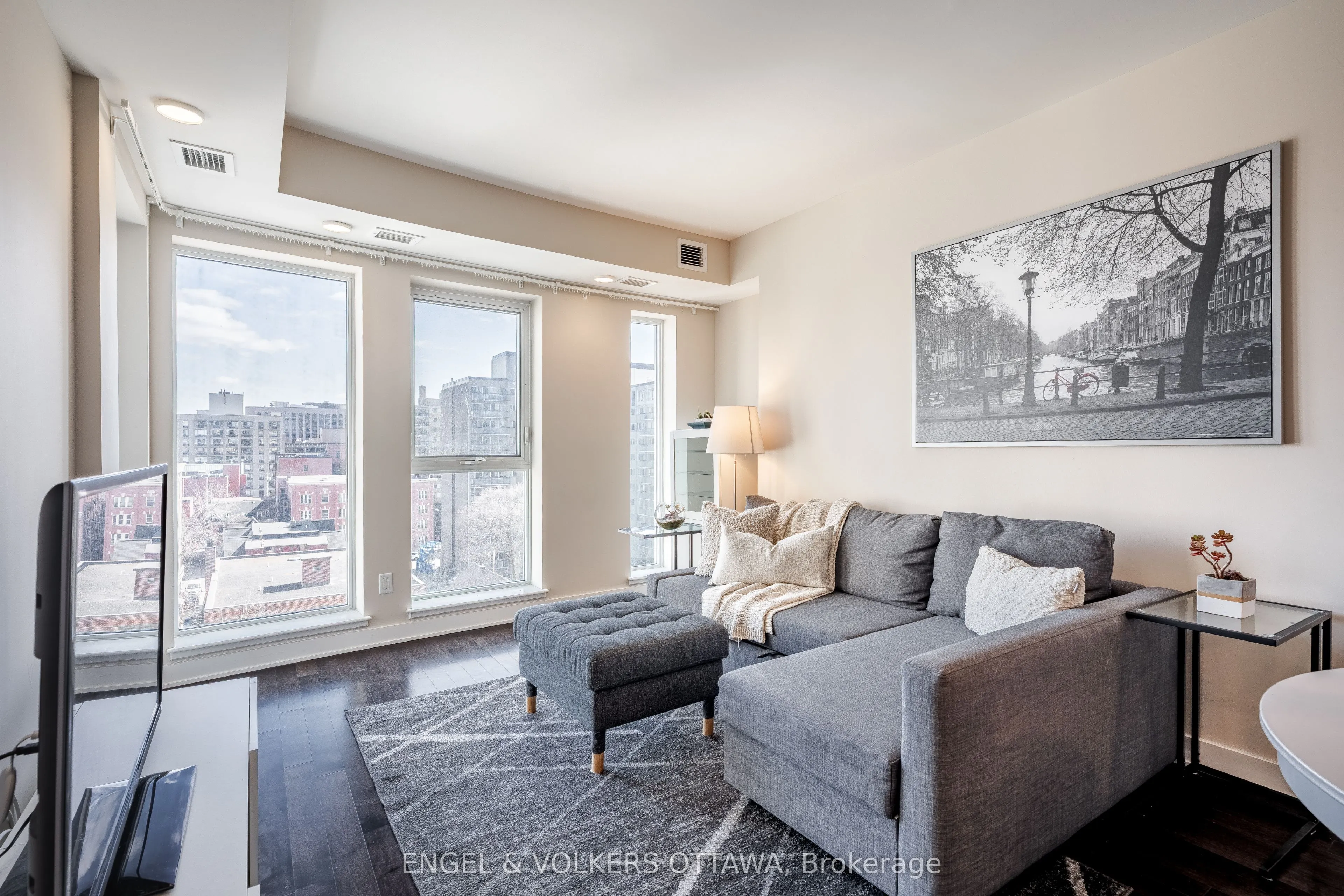 40 Nepean Street, #707