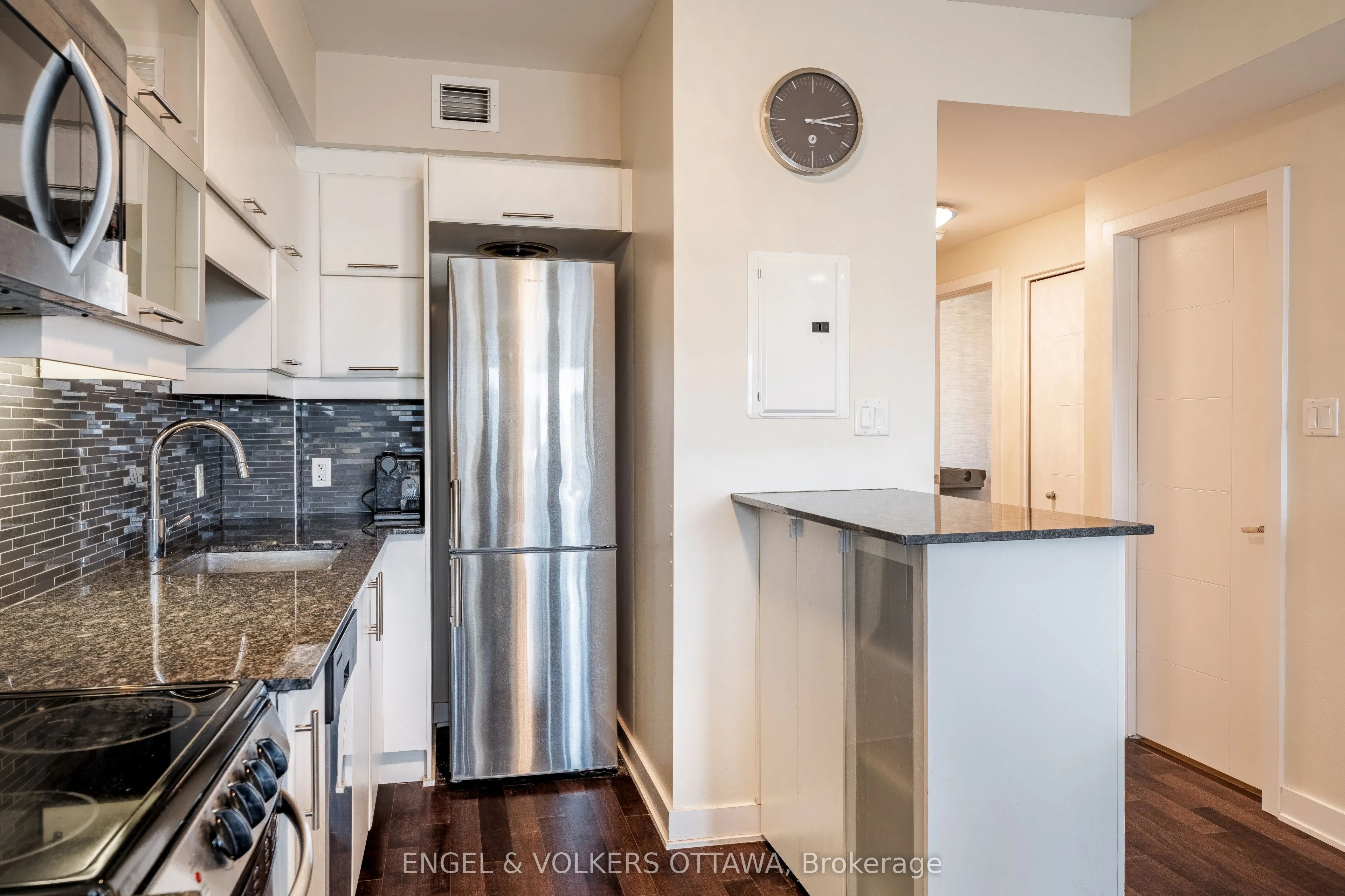 40 Nepean Street, #707