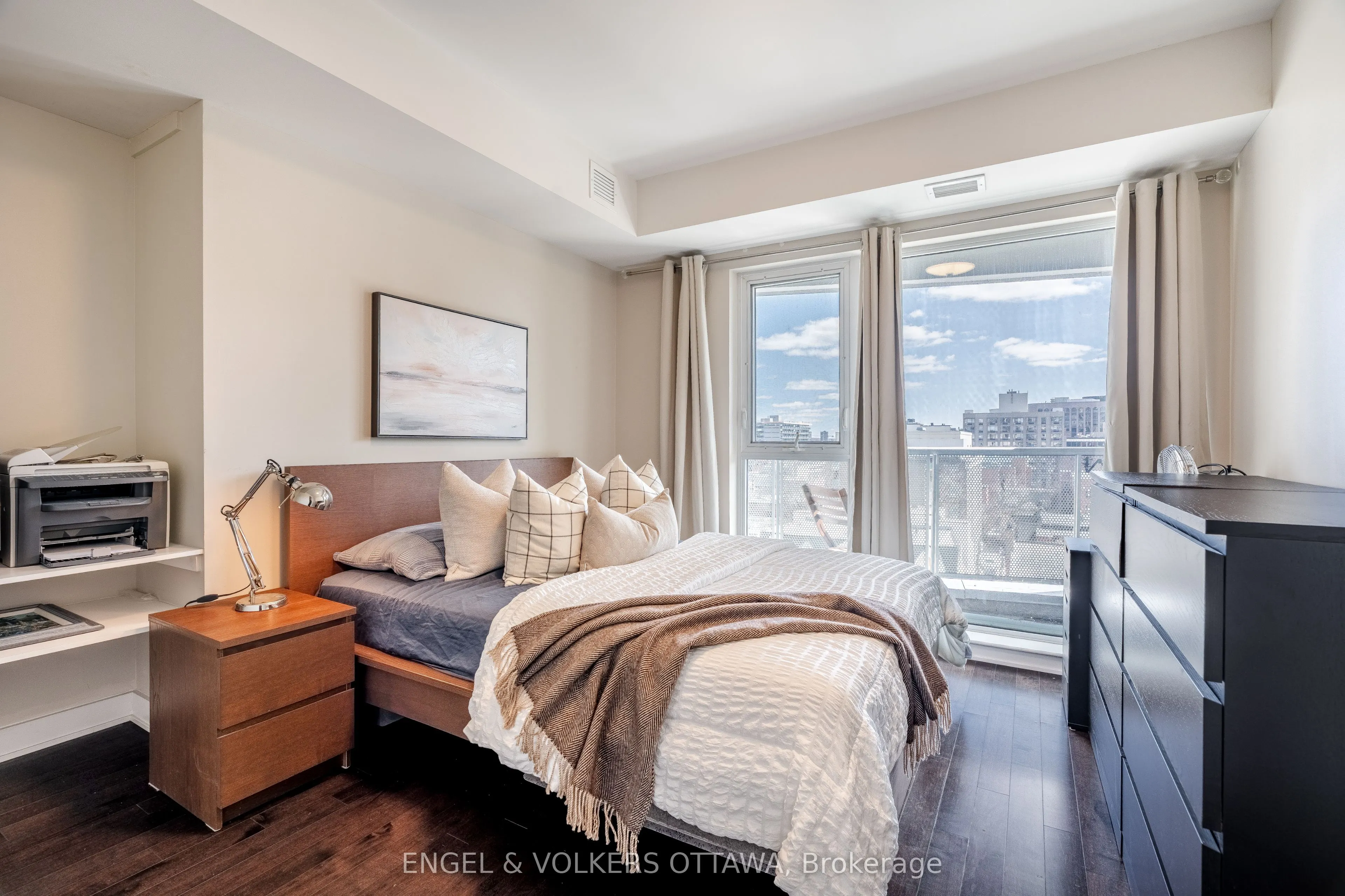 40 Nepean Street, #707