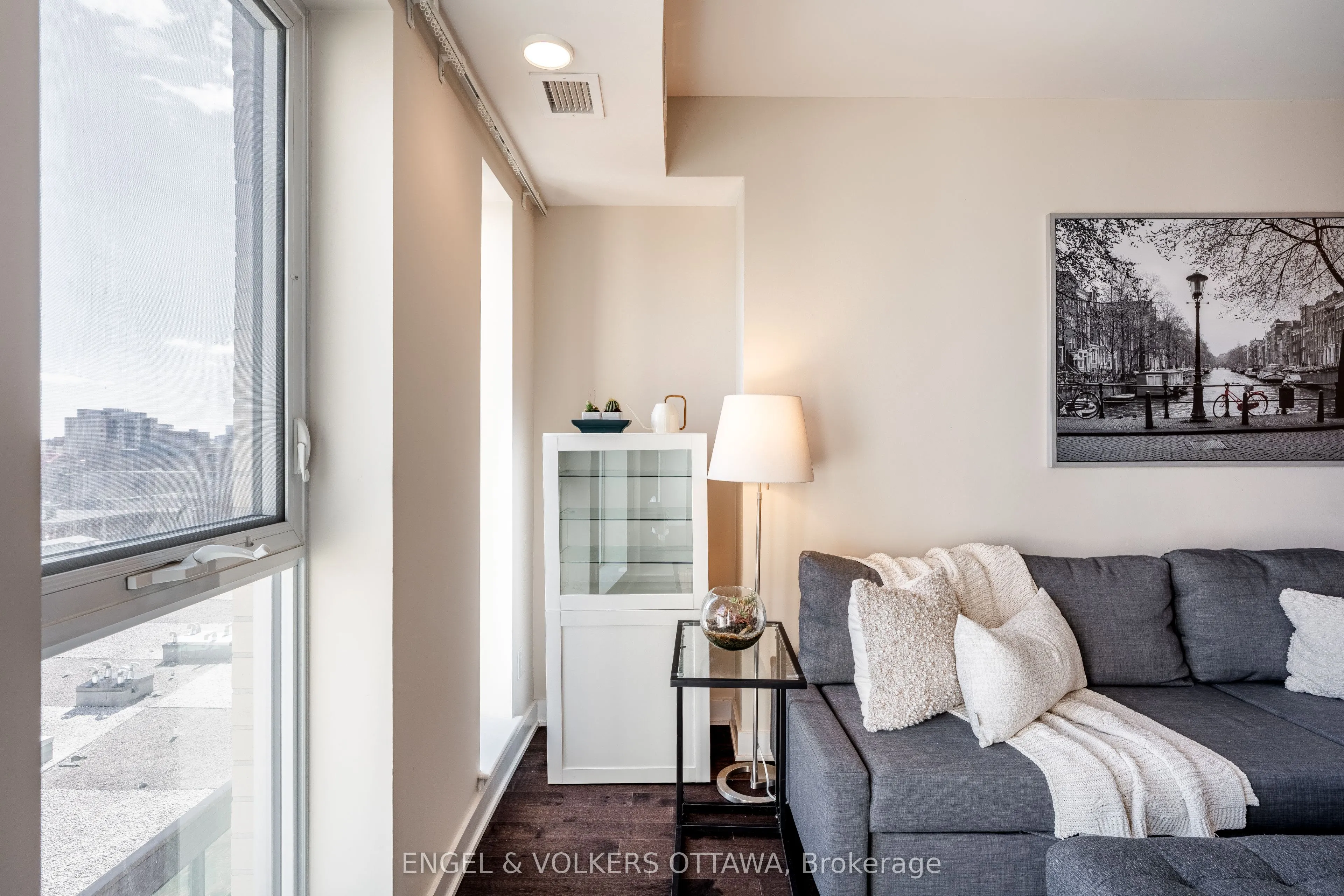 40 Nepean Street, #707