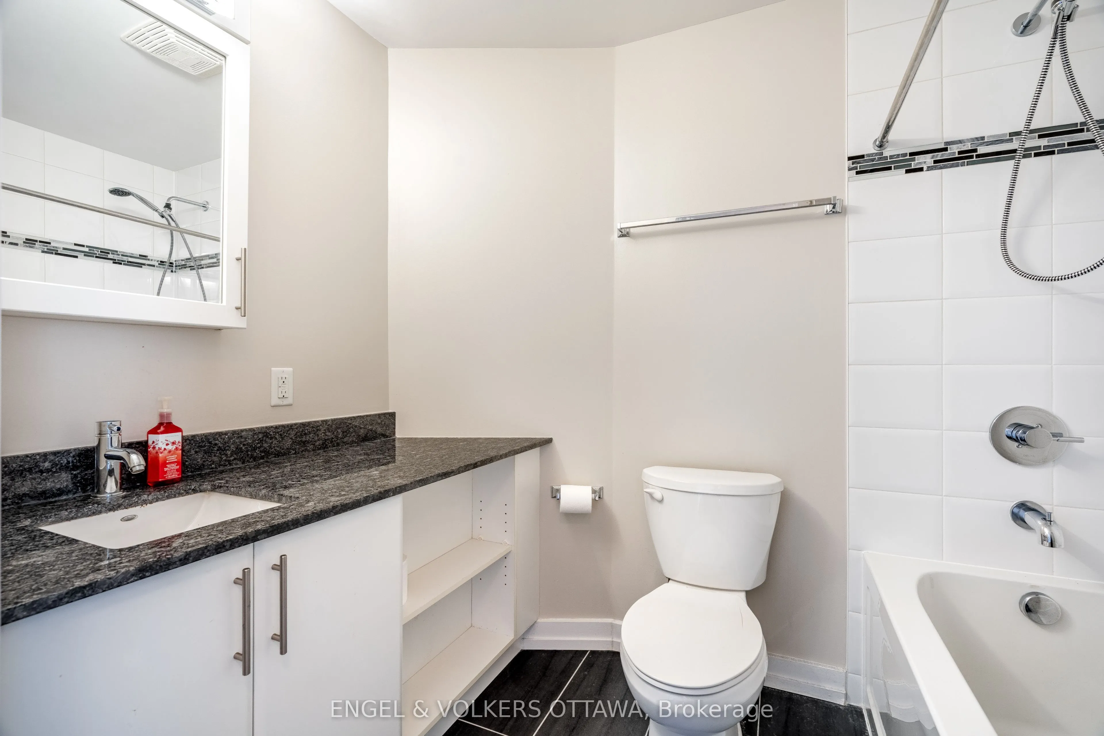 40 Nepean Street, #707