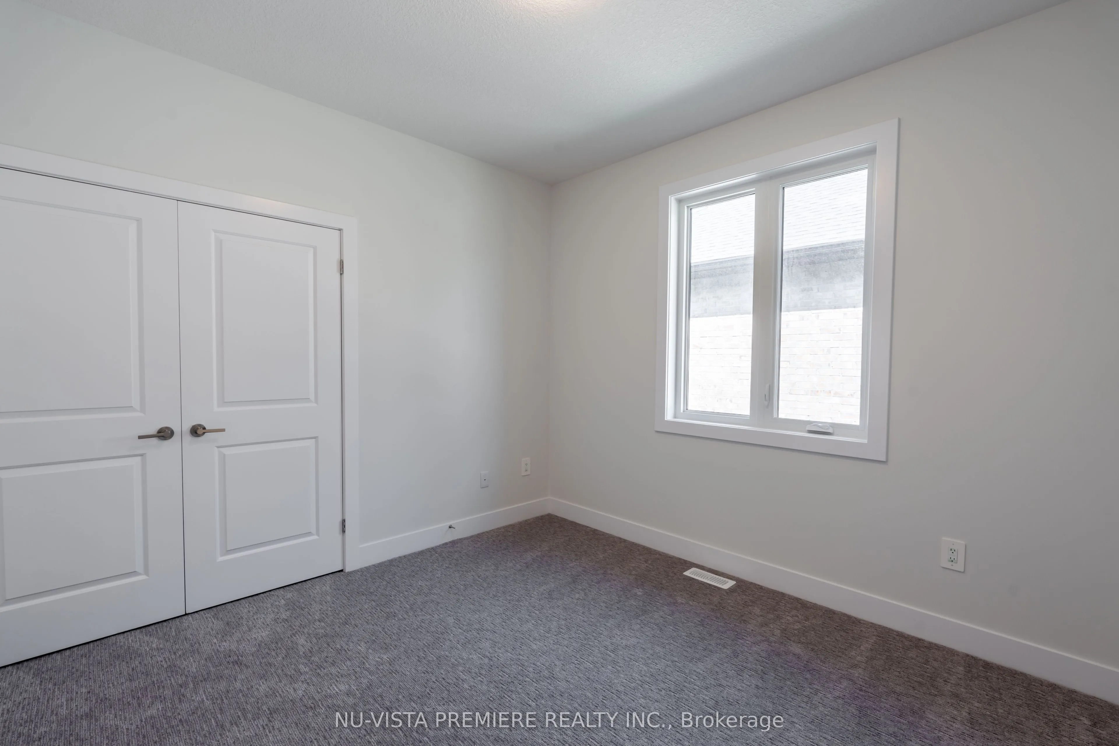 316 STATHIS Boulevard