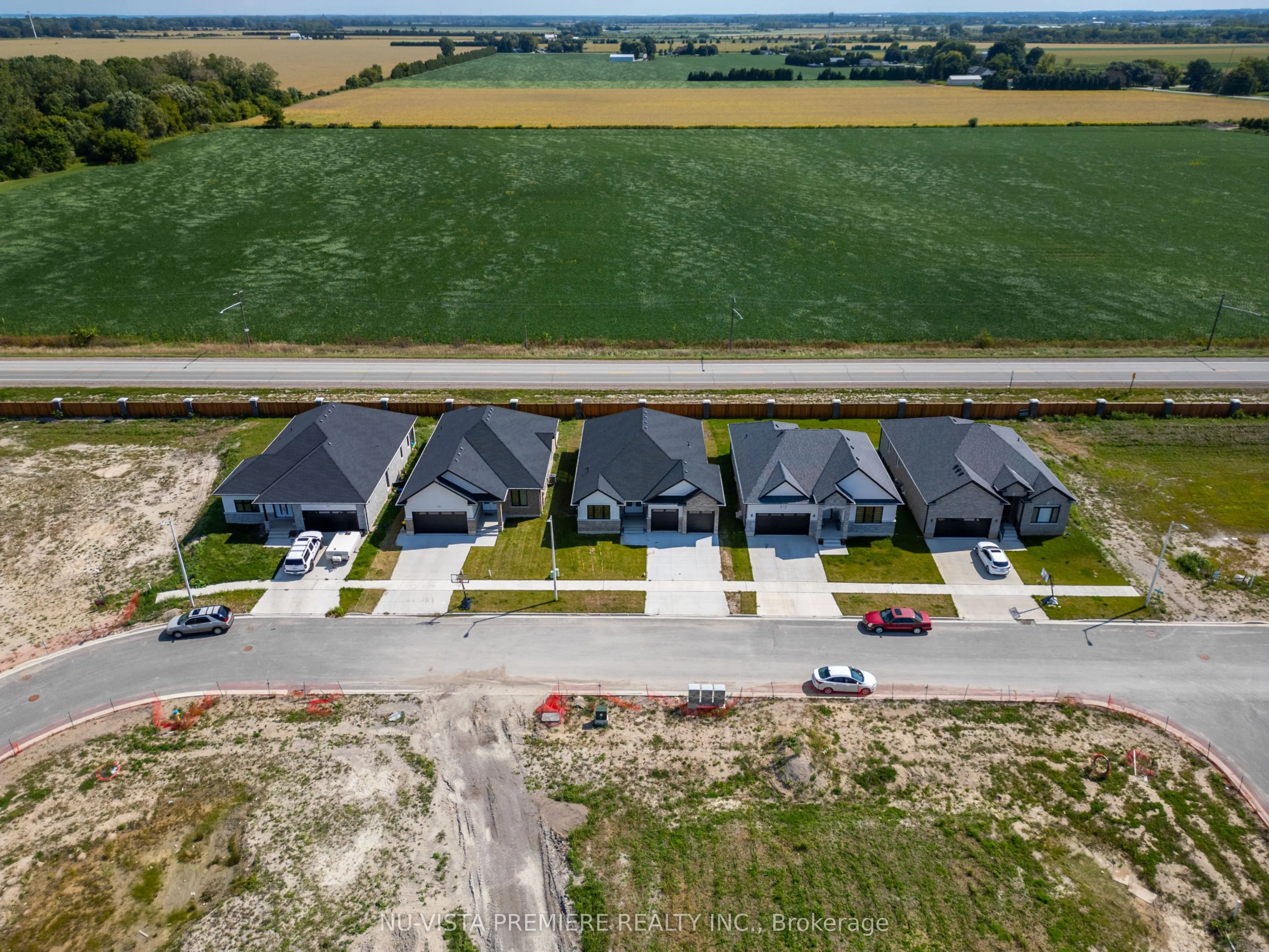 316 STATHIS Boulevard