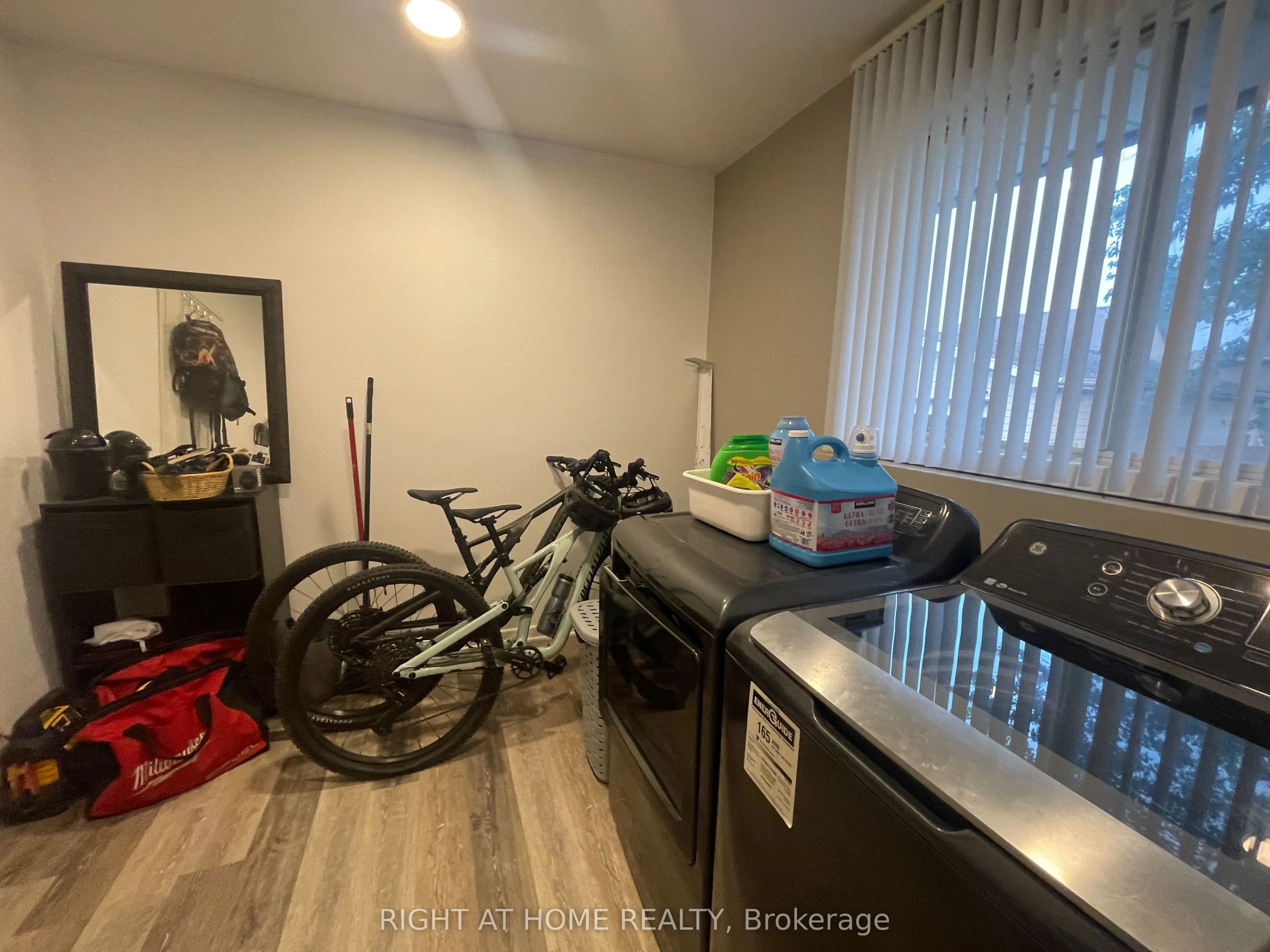 8 Rossie Place