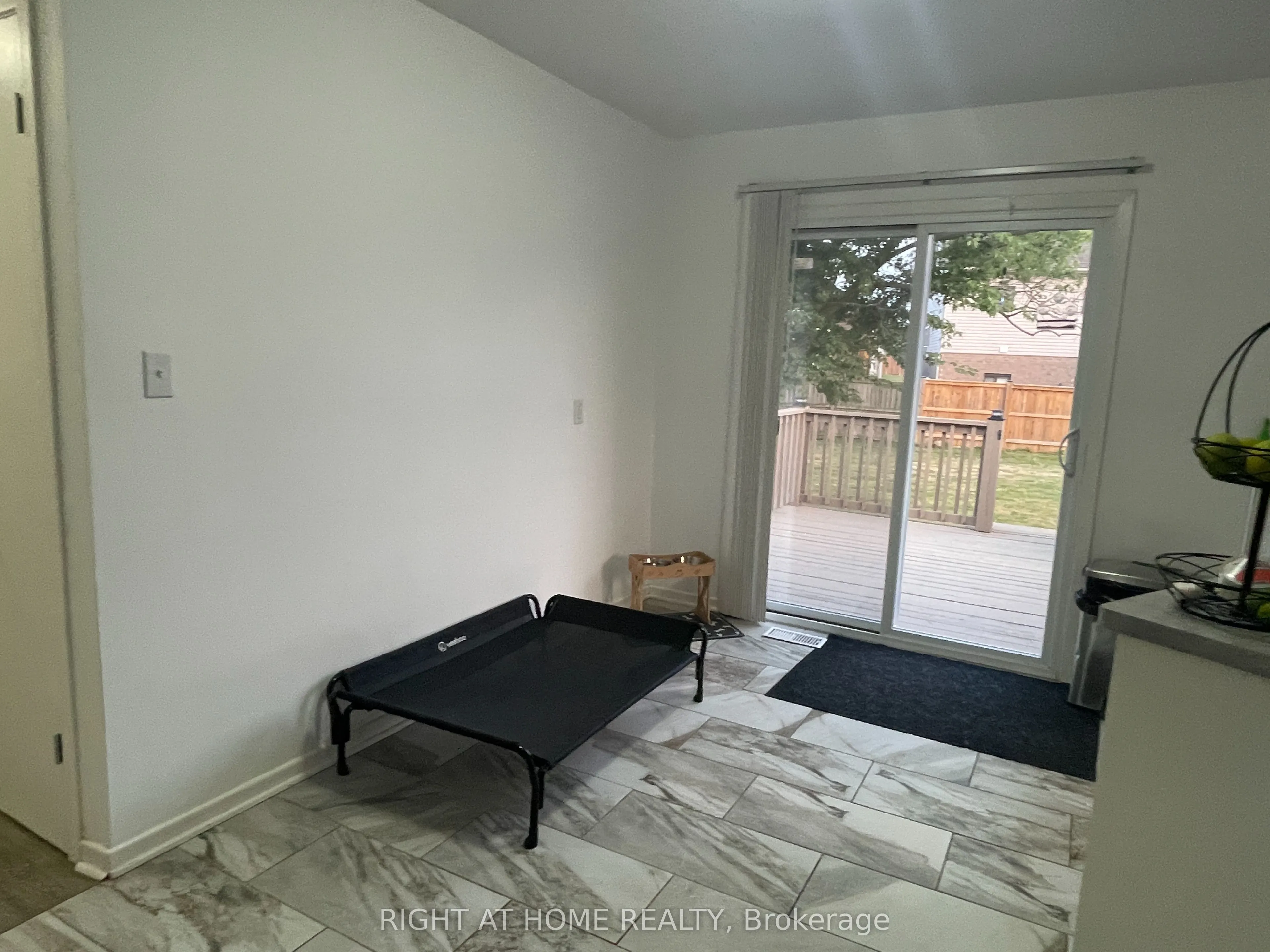 8 Rossie Place