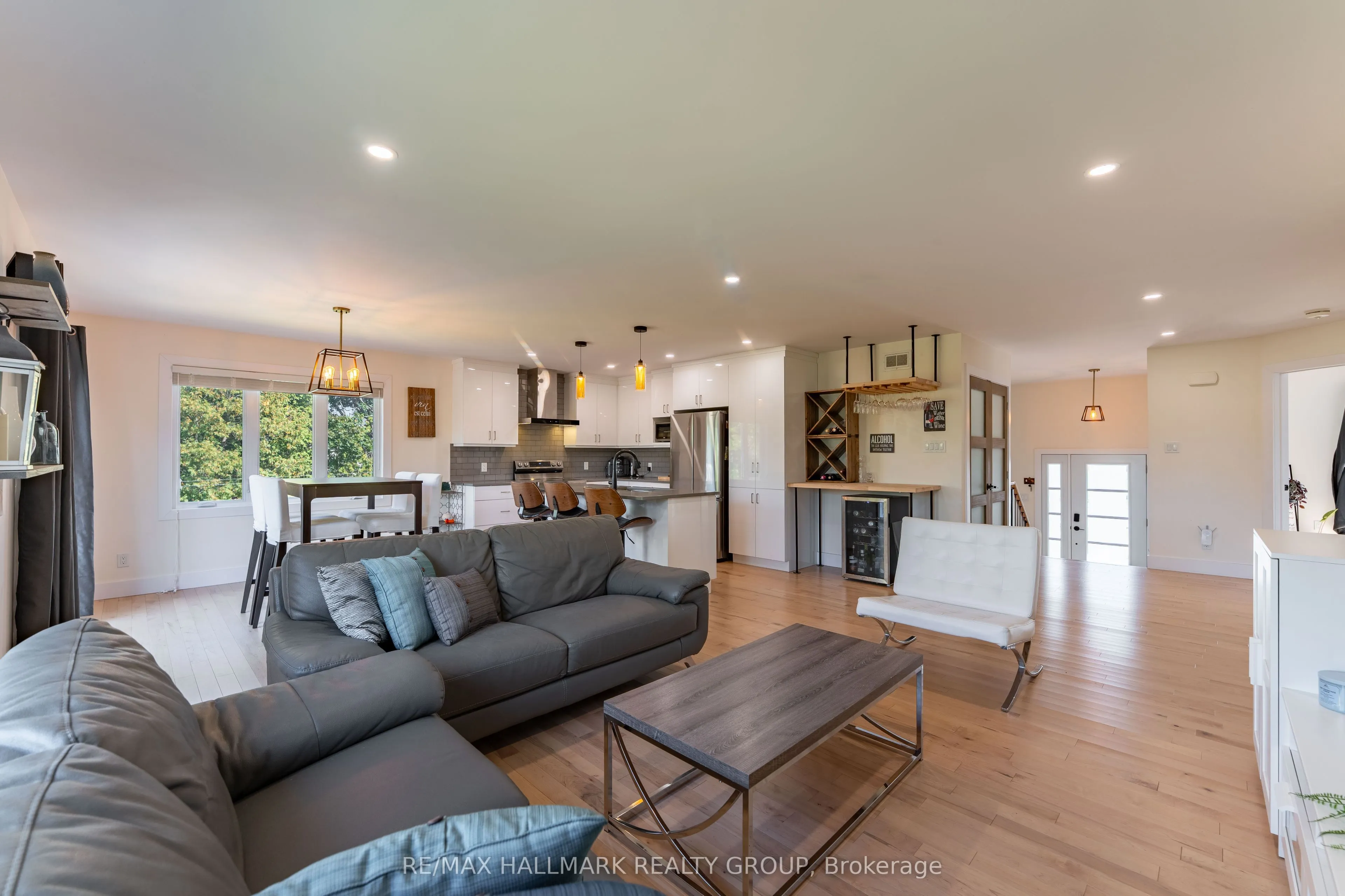 882 FRONT Road