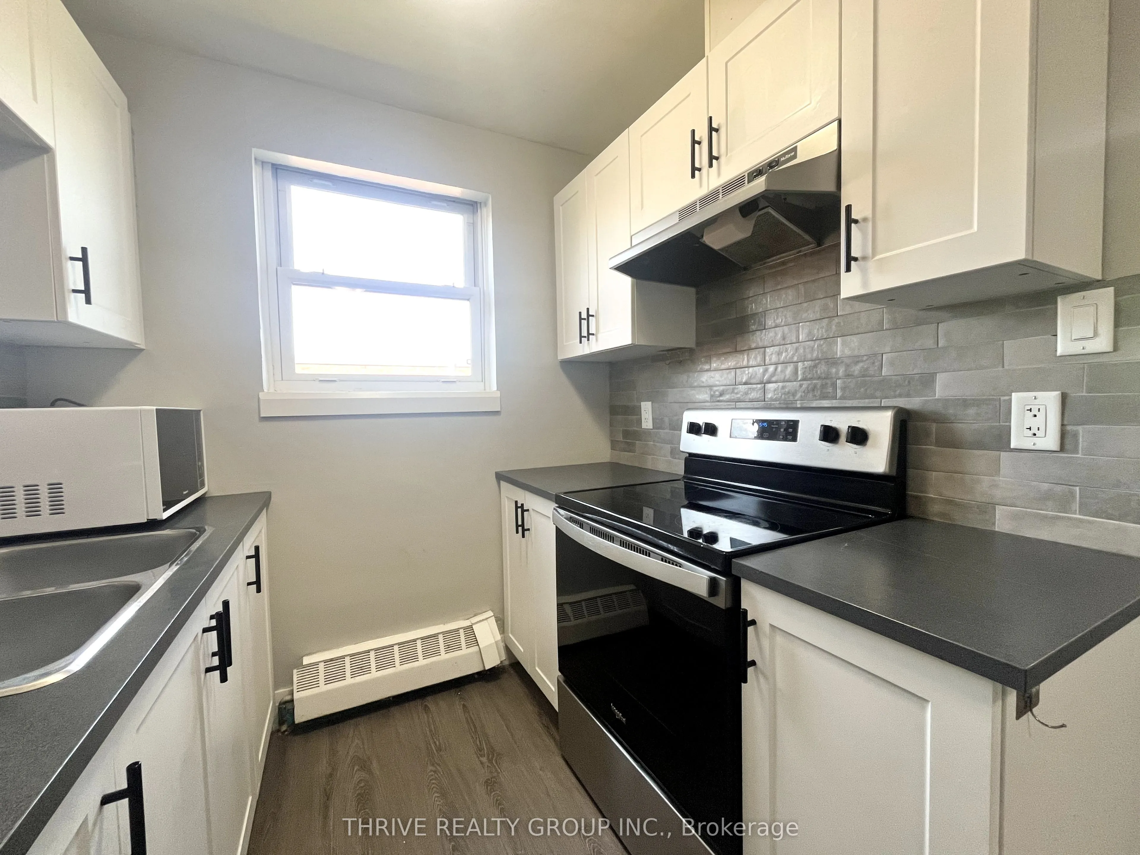 106 King Edward Avenue, #11
