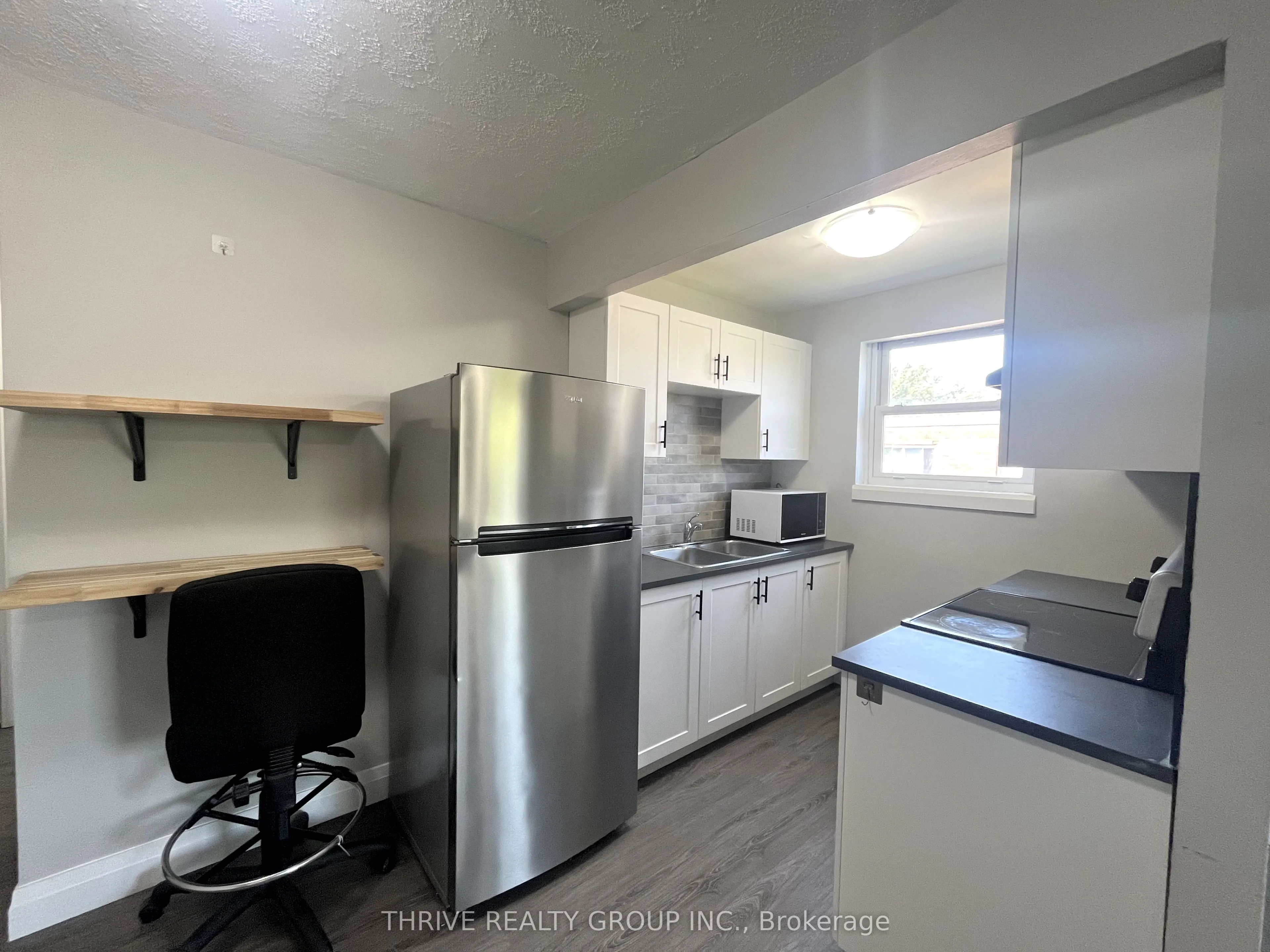 106 King Edward Avenue, #11