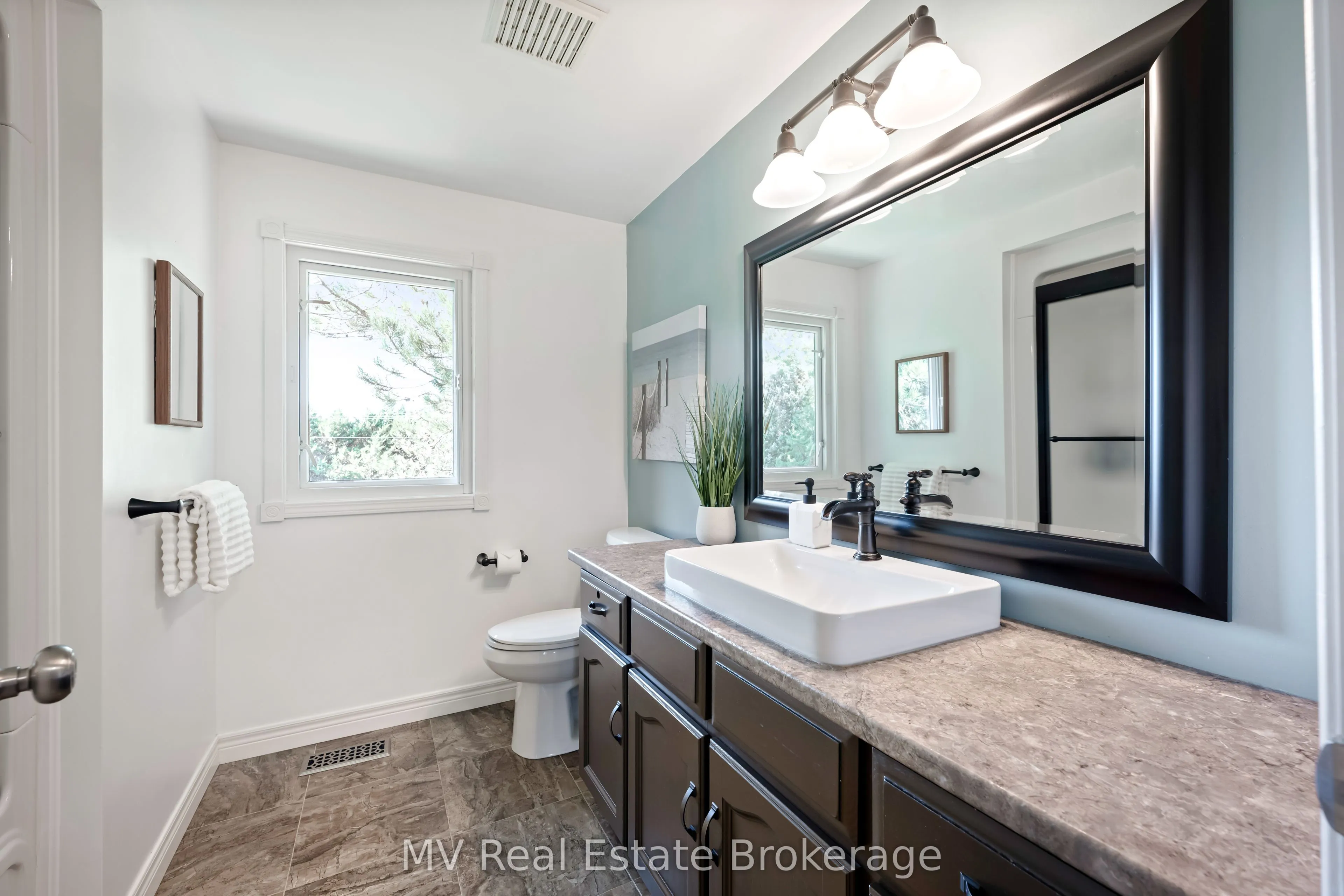 4 Sargent Boulevard