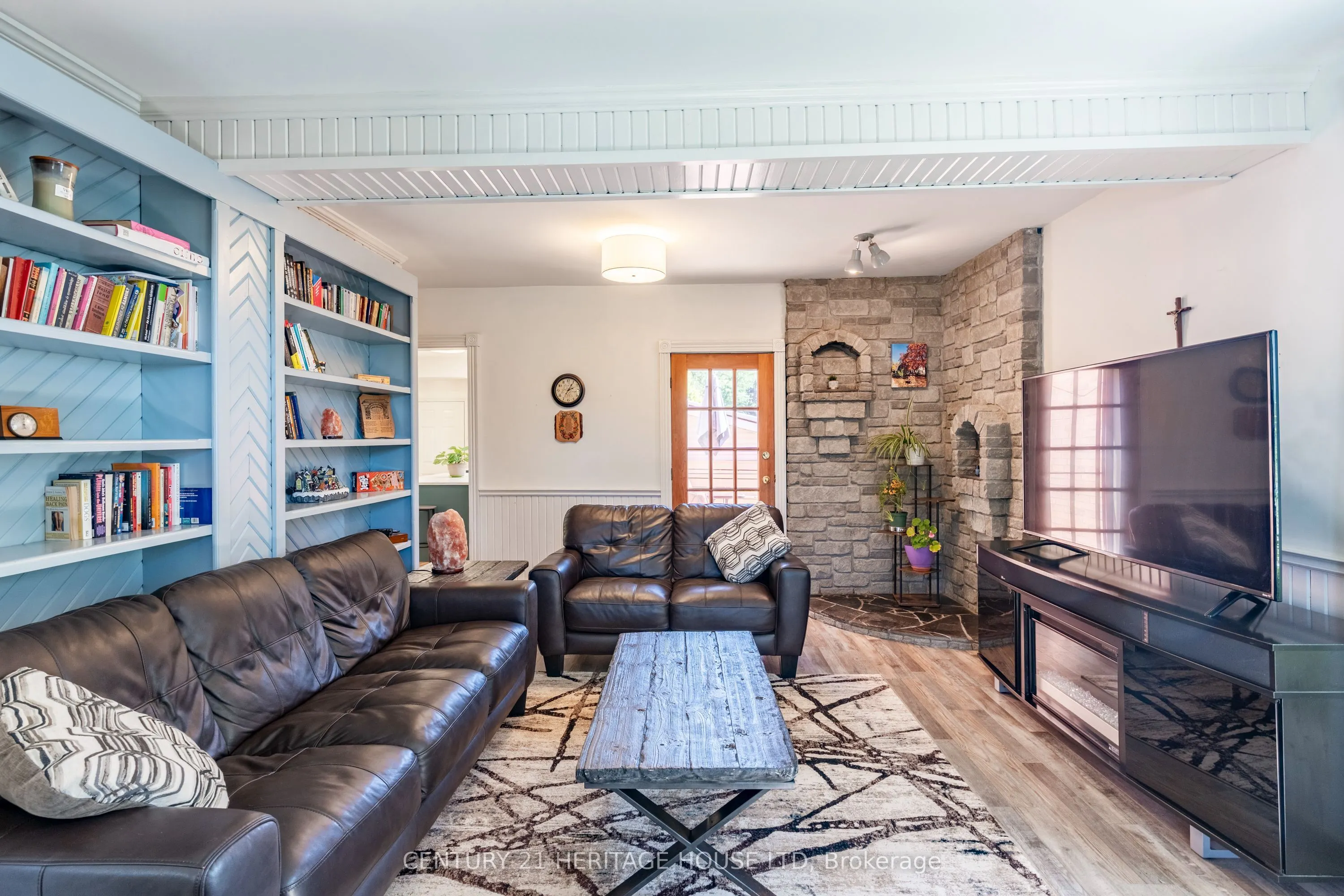 4593 PERTH ROAD 135