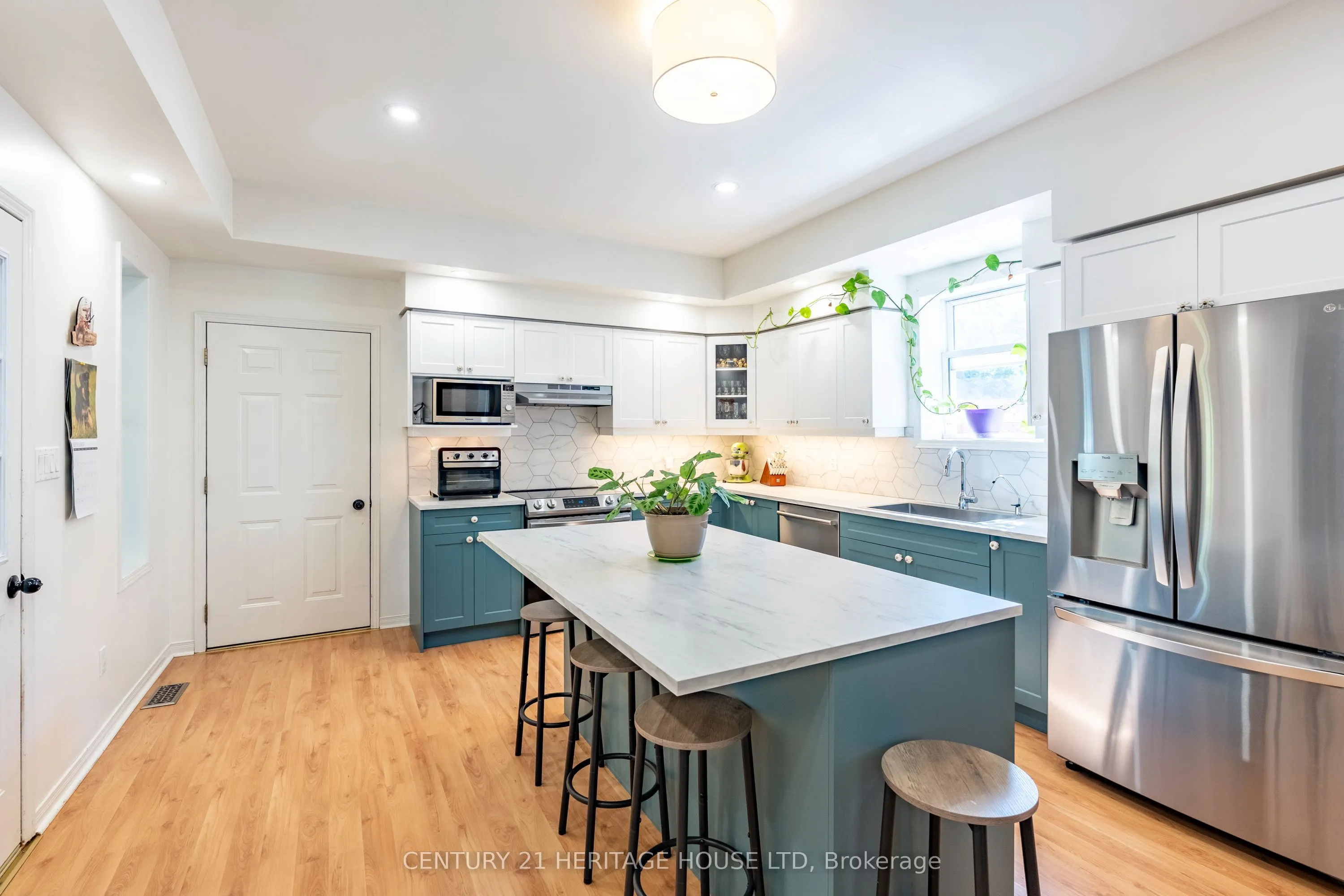 4593 PERTH ROAD 135