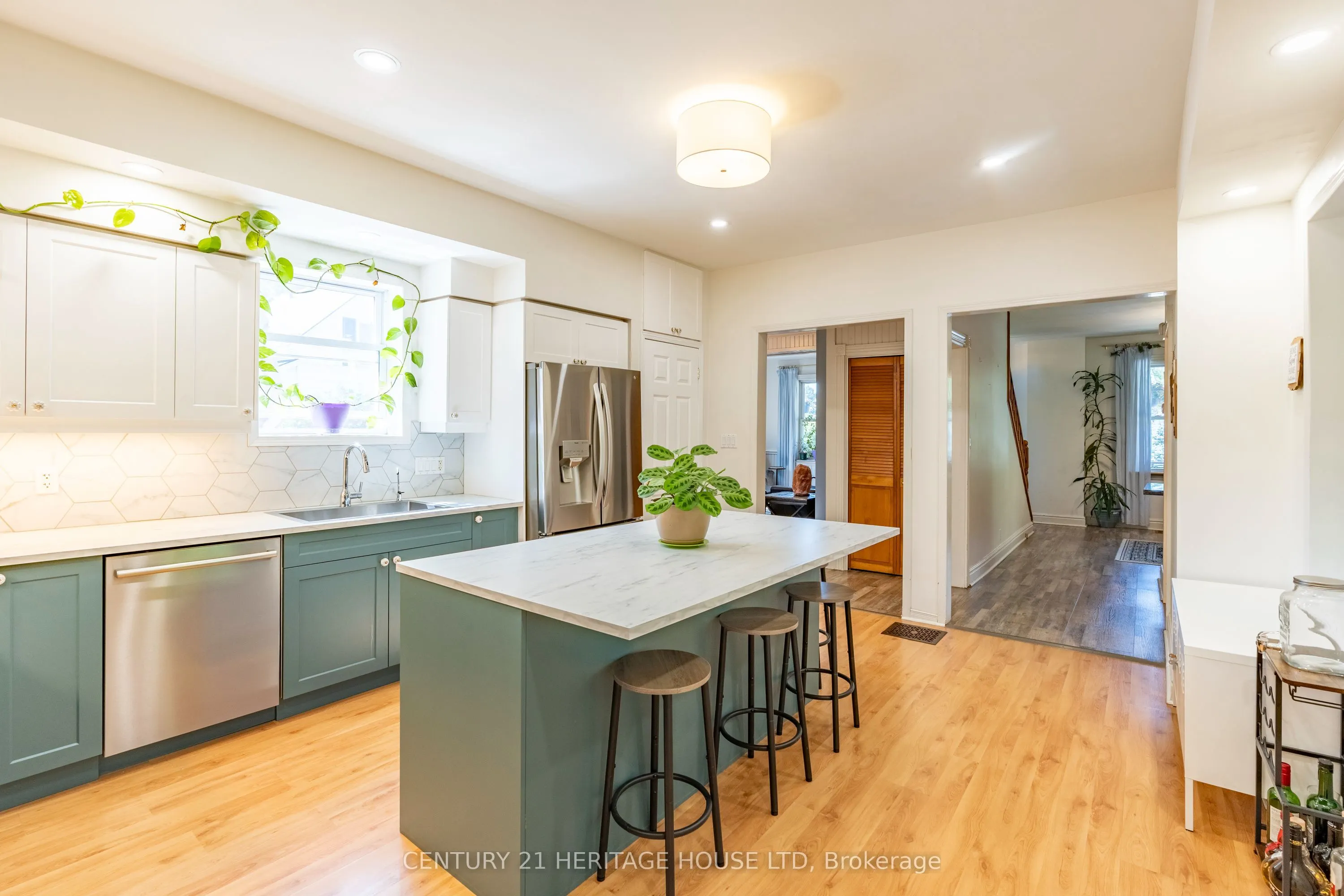 4593 PERTH ROAD 135