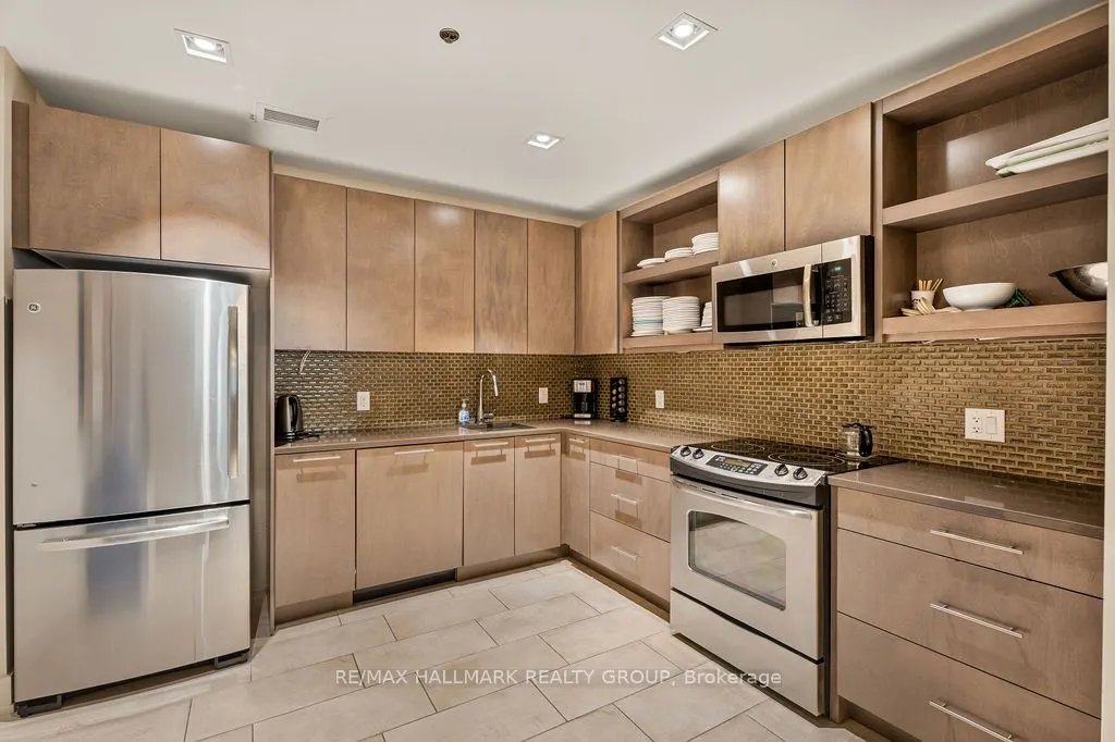 88 Richmond Road, #712