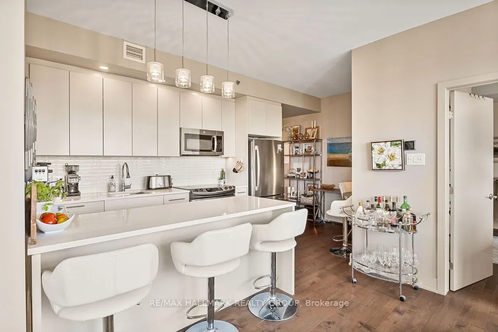 88 Richmond Road, #712