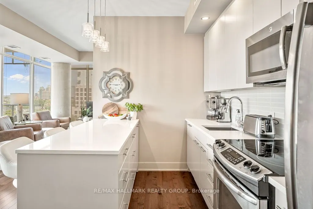 88 Richmond Road, #712