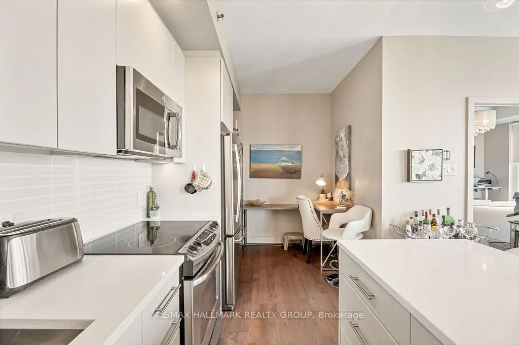 88 Richmond Road, #712