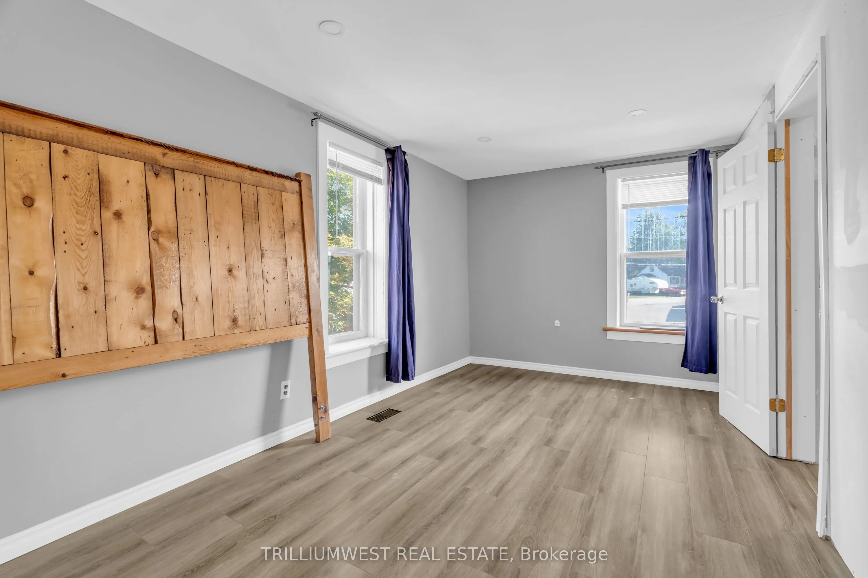 349 Main Street S