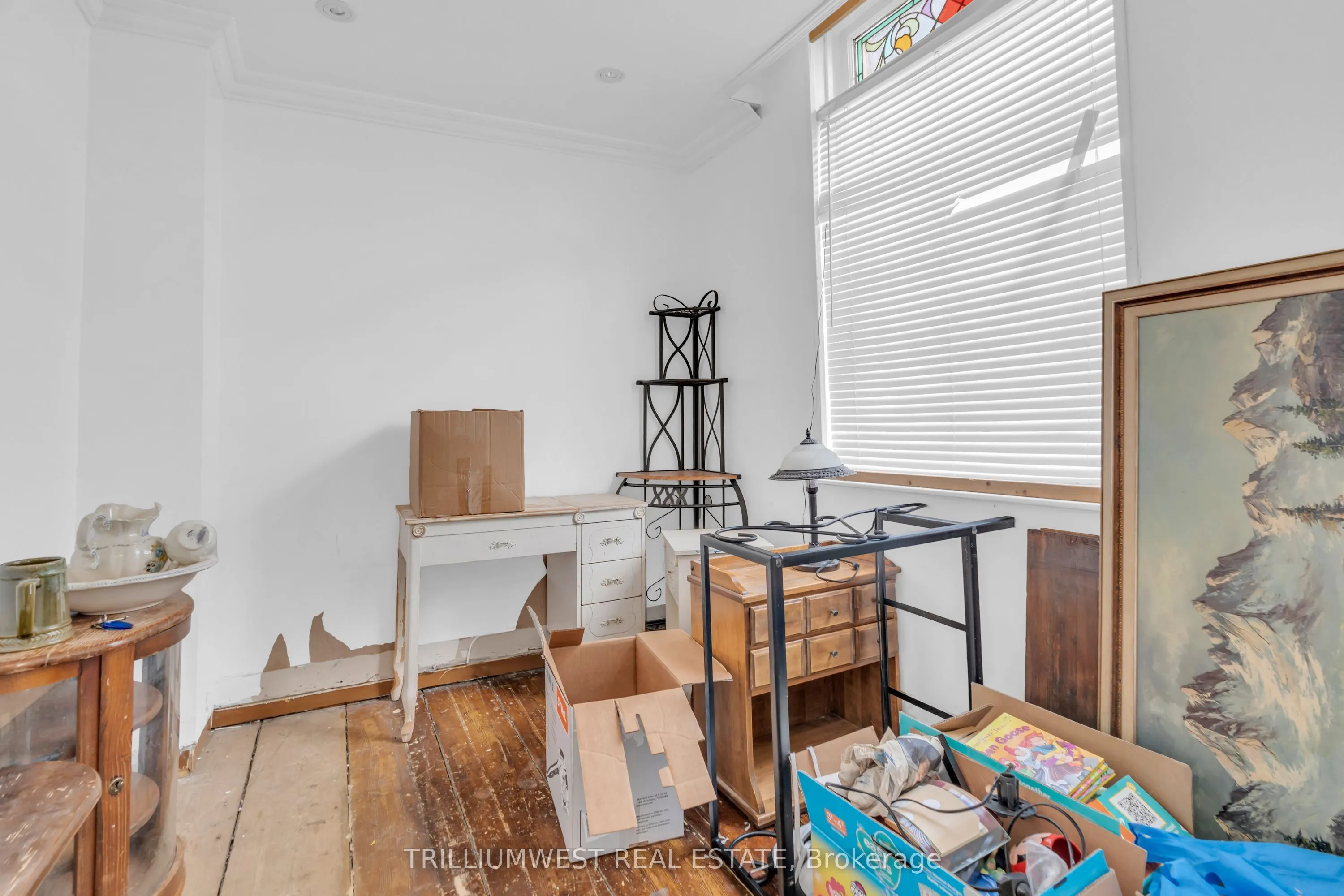 349 Main Street S