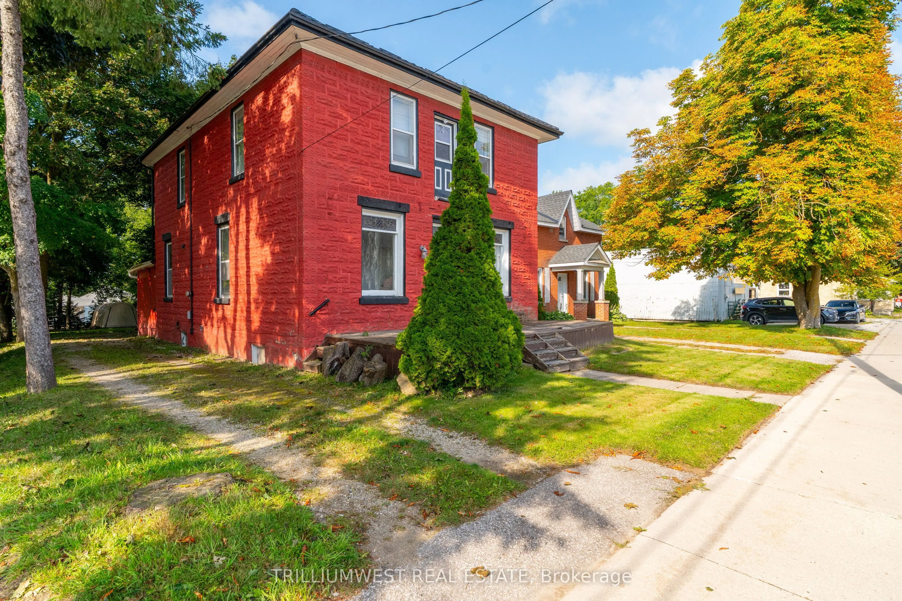 349 Main Street S