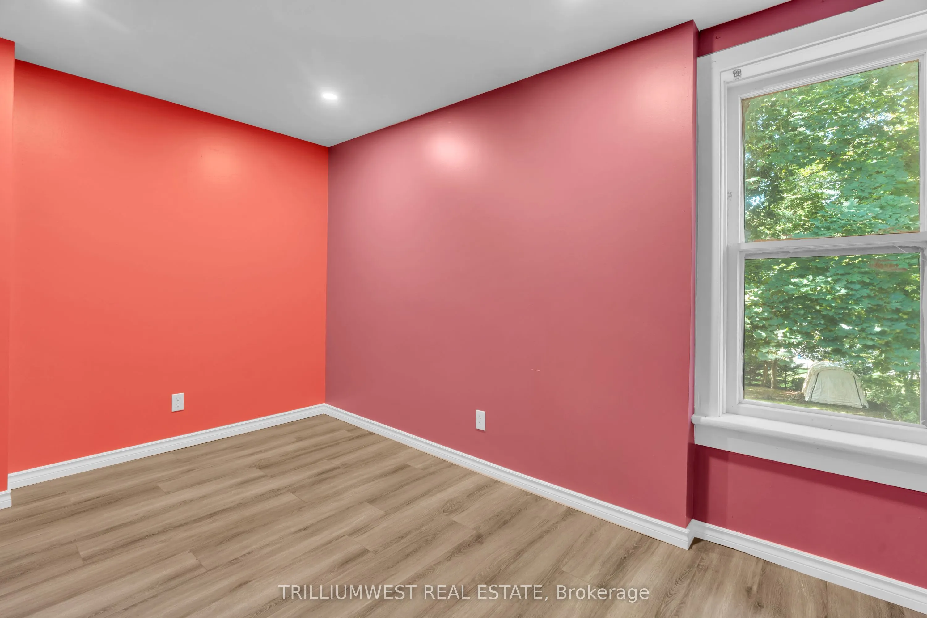 349 Main Street S