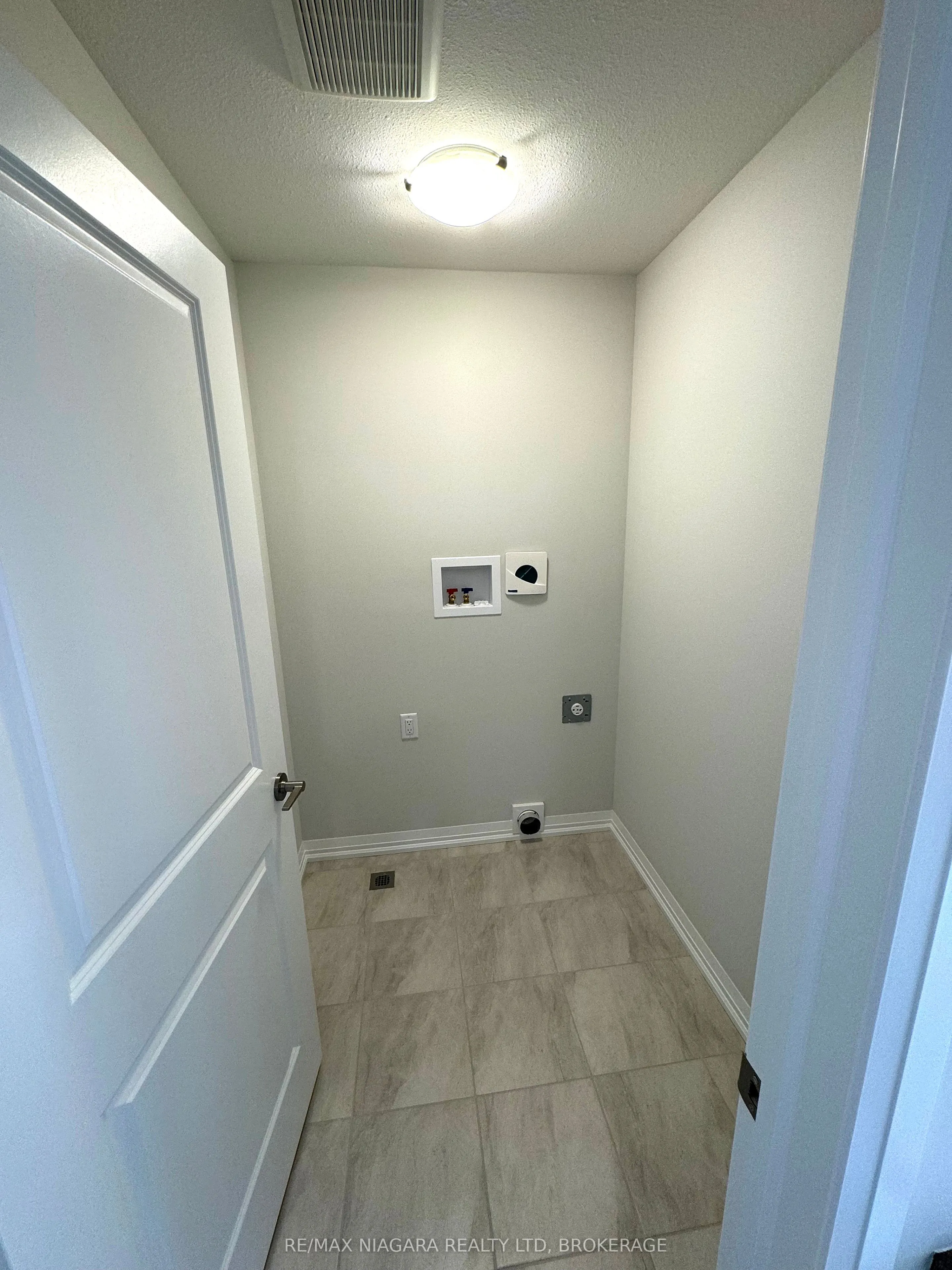 33 Saffron Way