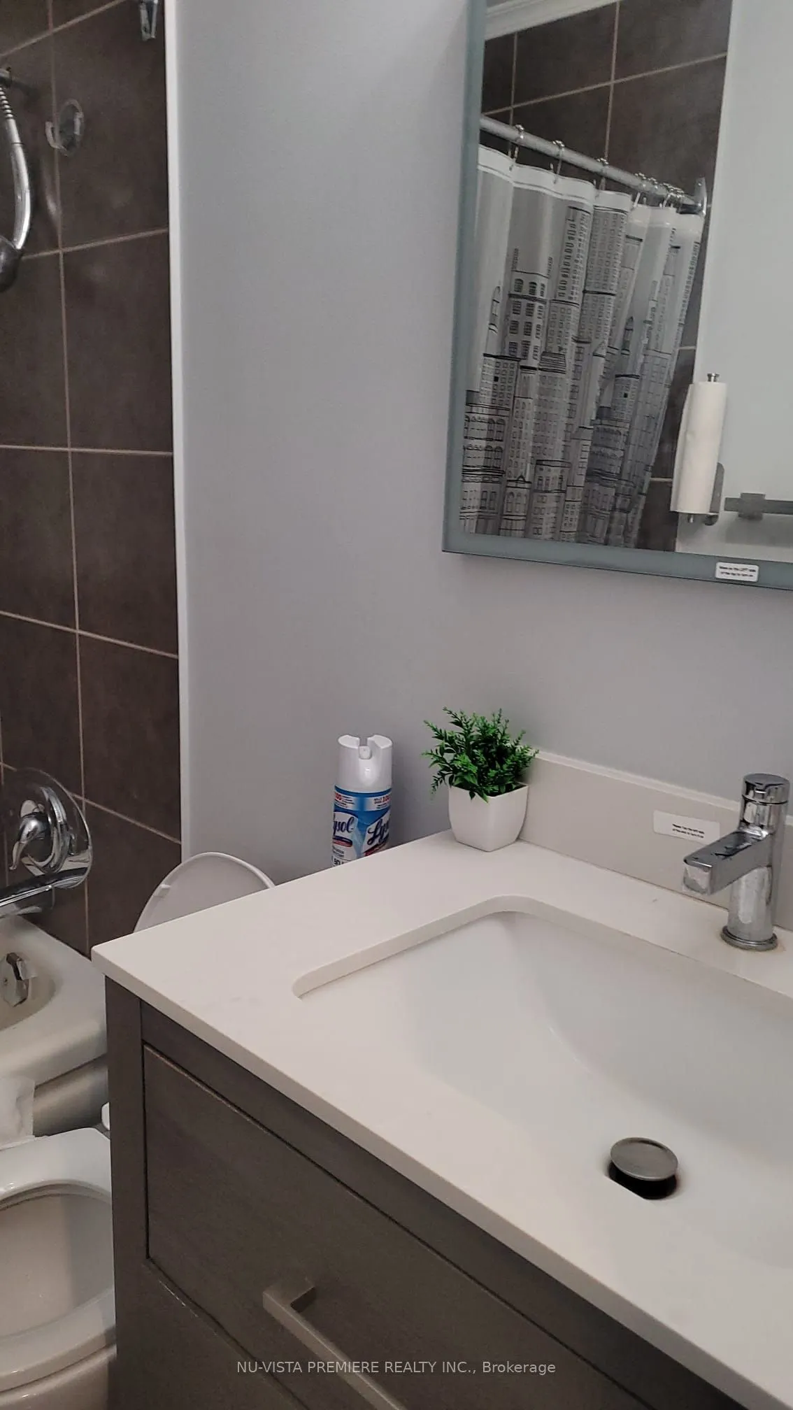68 Southdale Road W