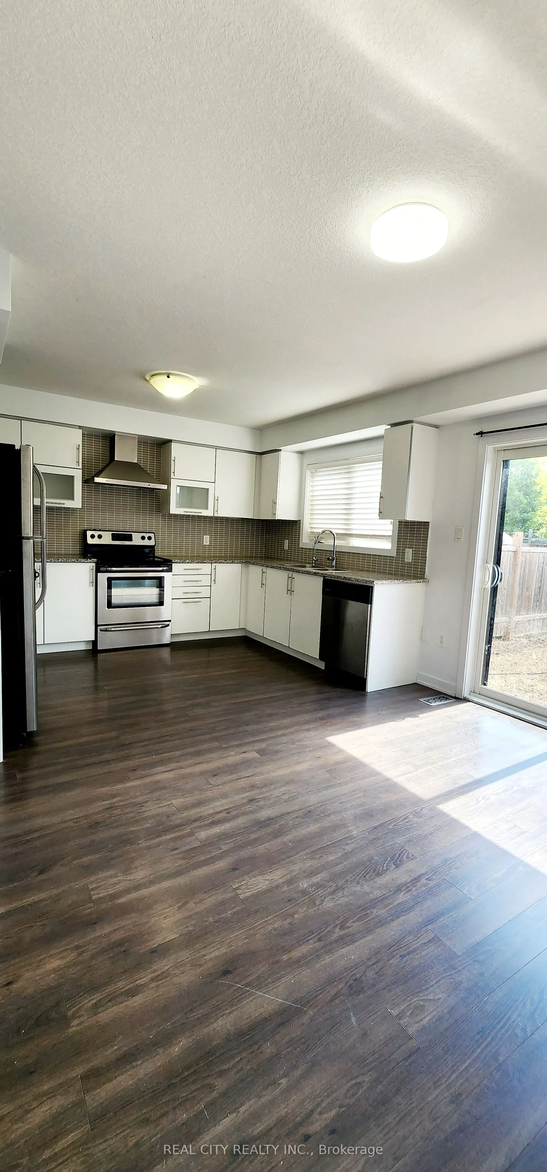 26 Crafter Crescent