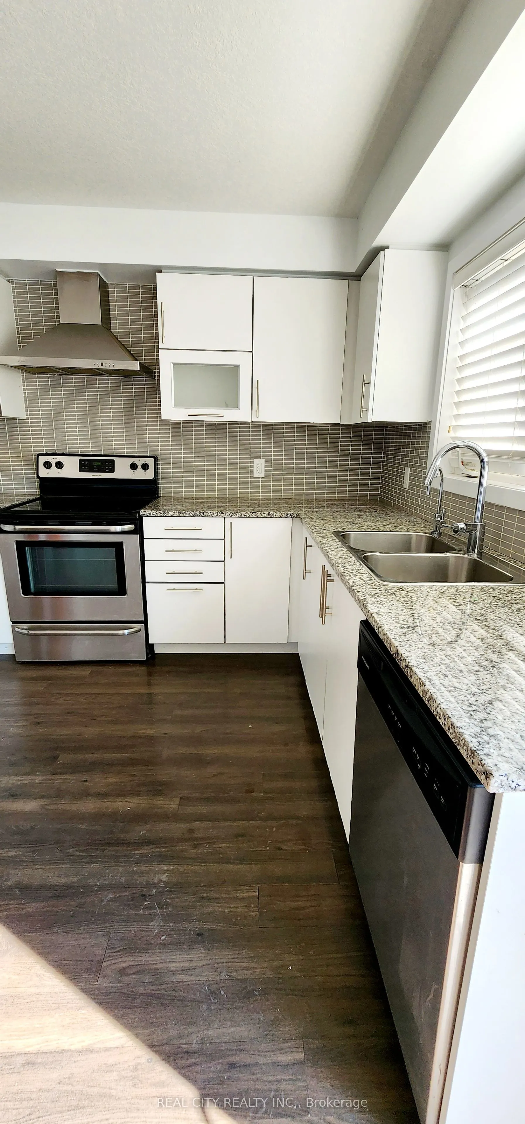 26 Crafter Crescent
