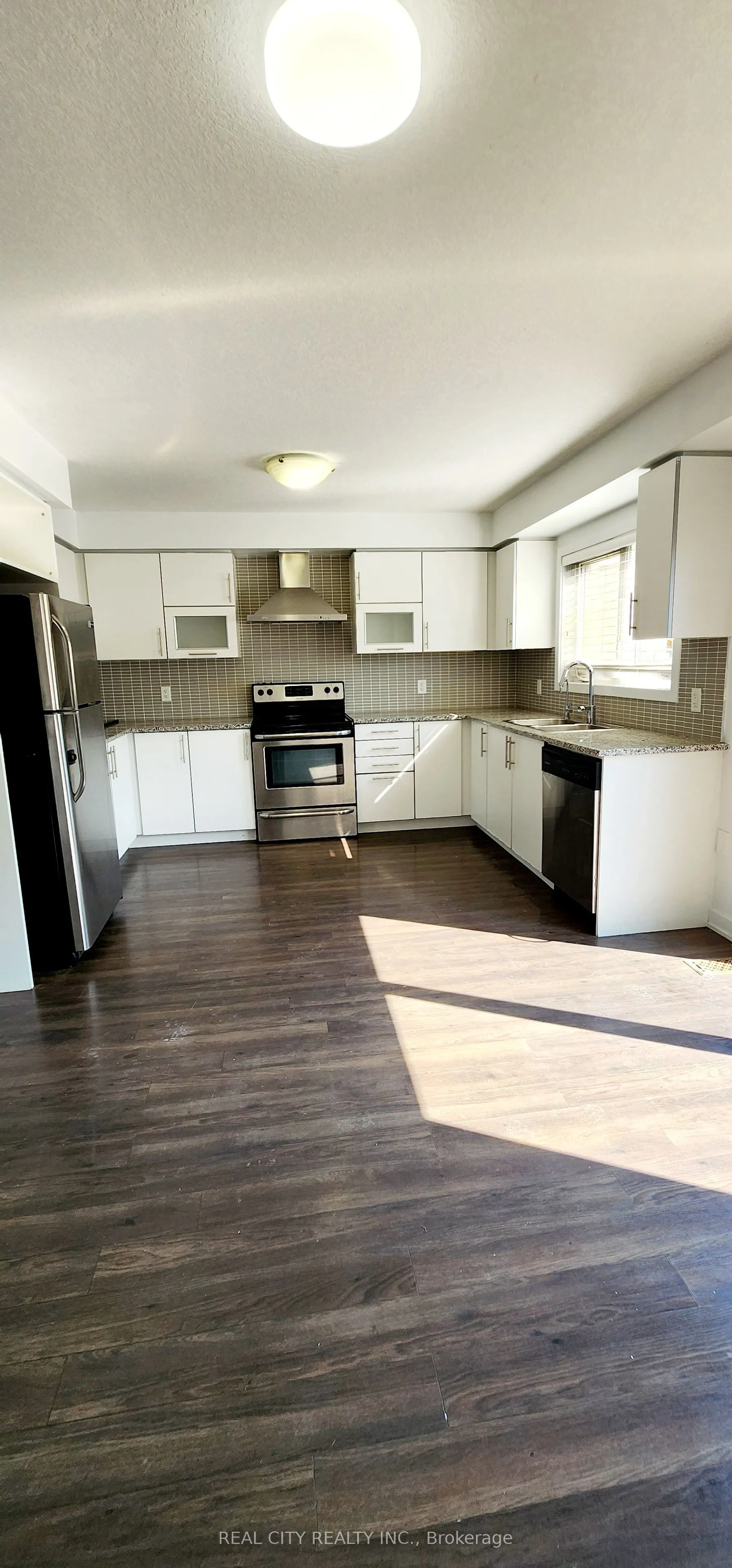 26 Crafter Crescent
