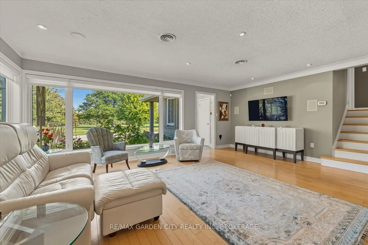 112 Riverdale Drive