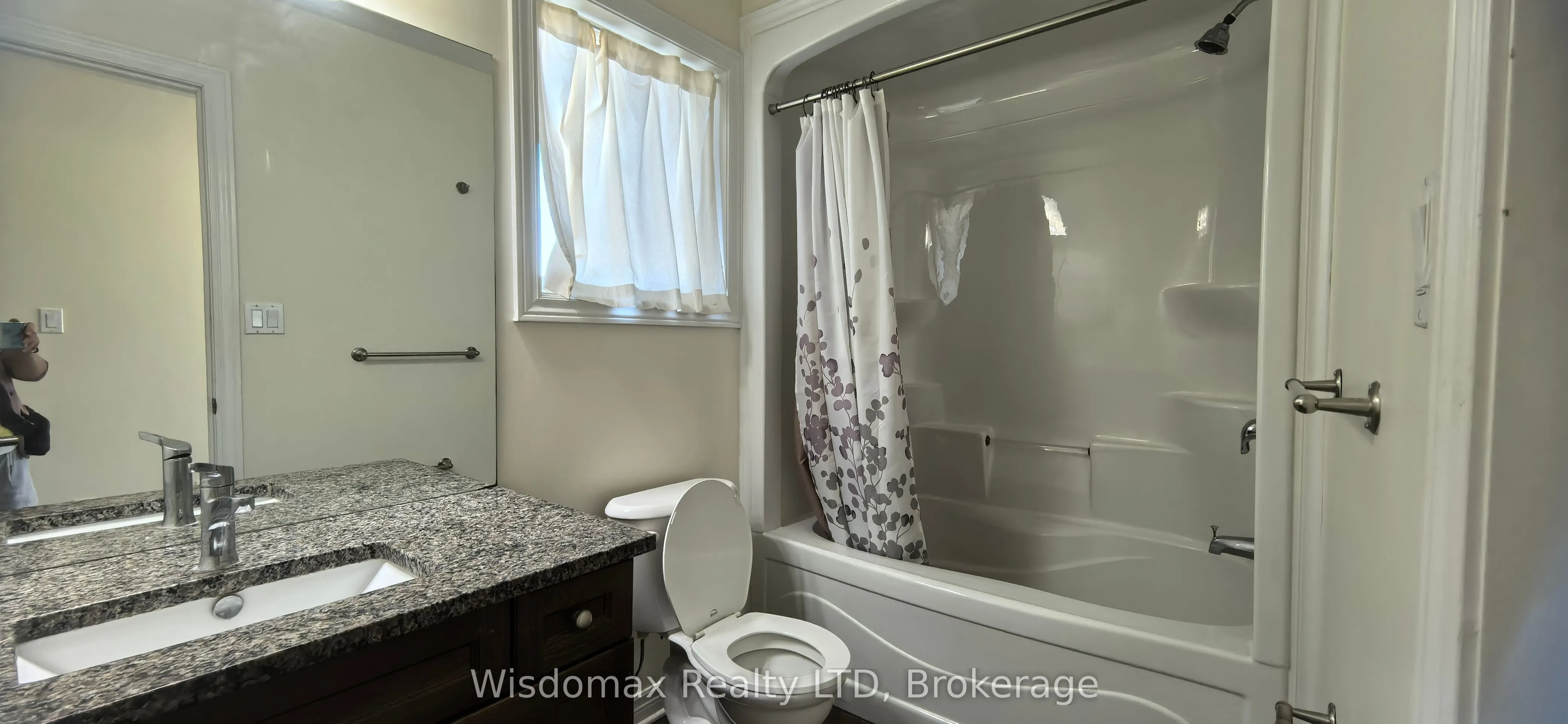 8429 KELSEY Crescent, #Upper unit