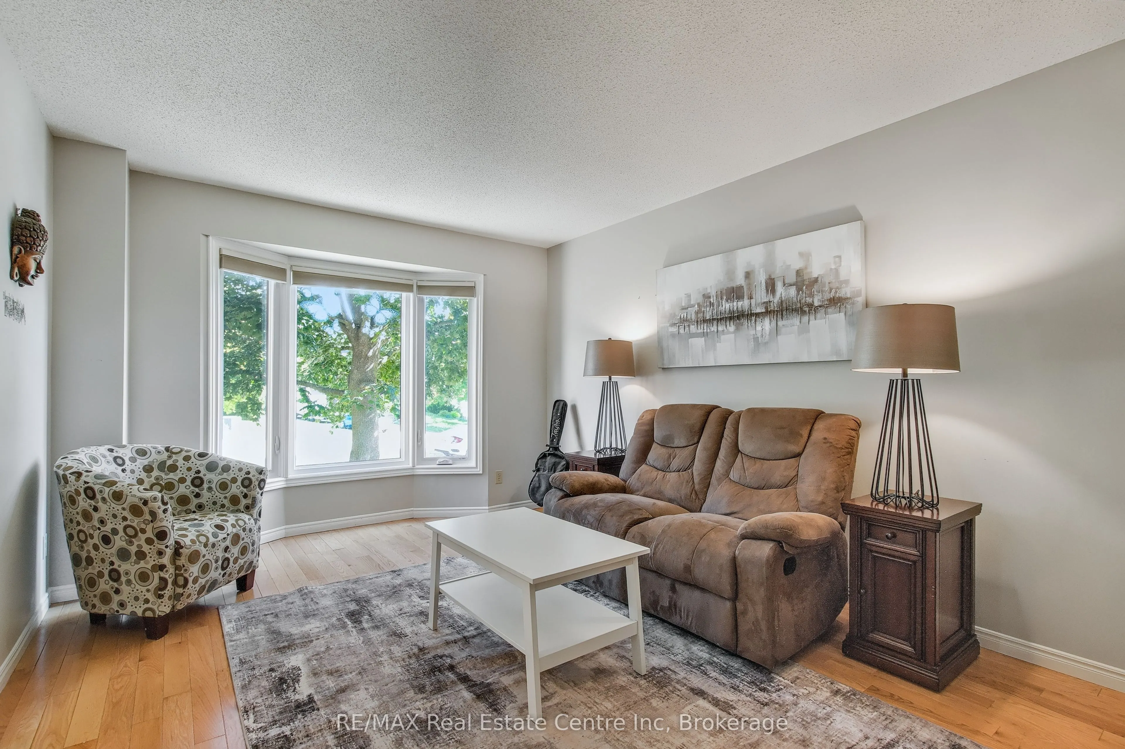 104 Valley Ridge Crescent