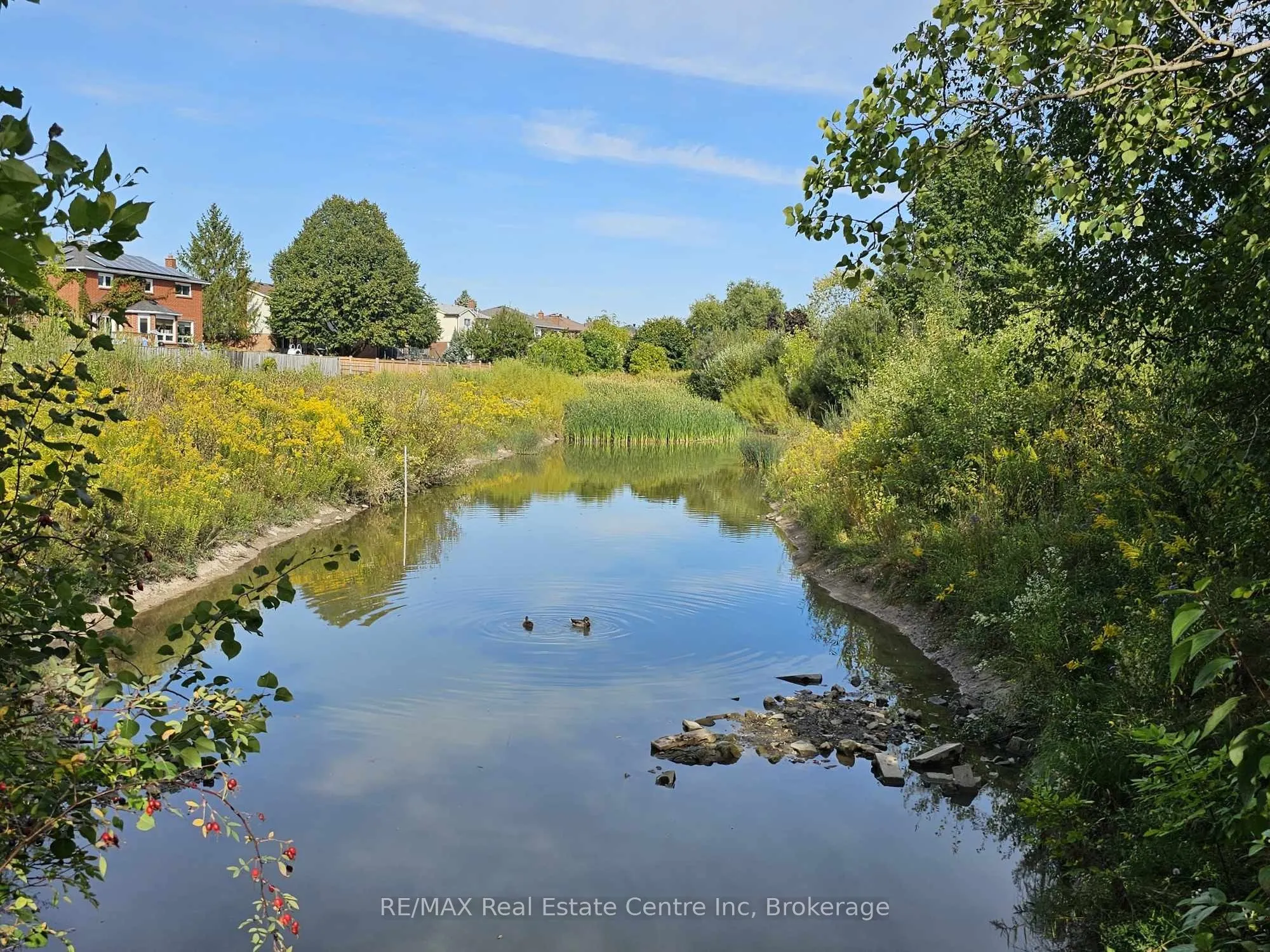 104 Valley Ridge Crescent