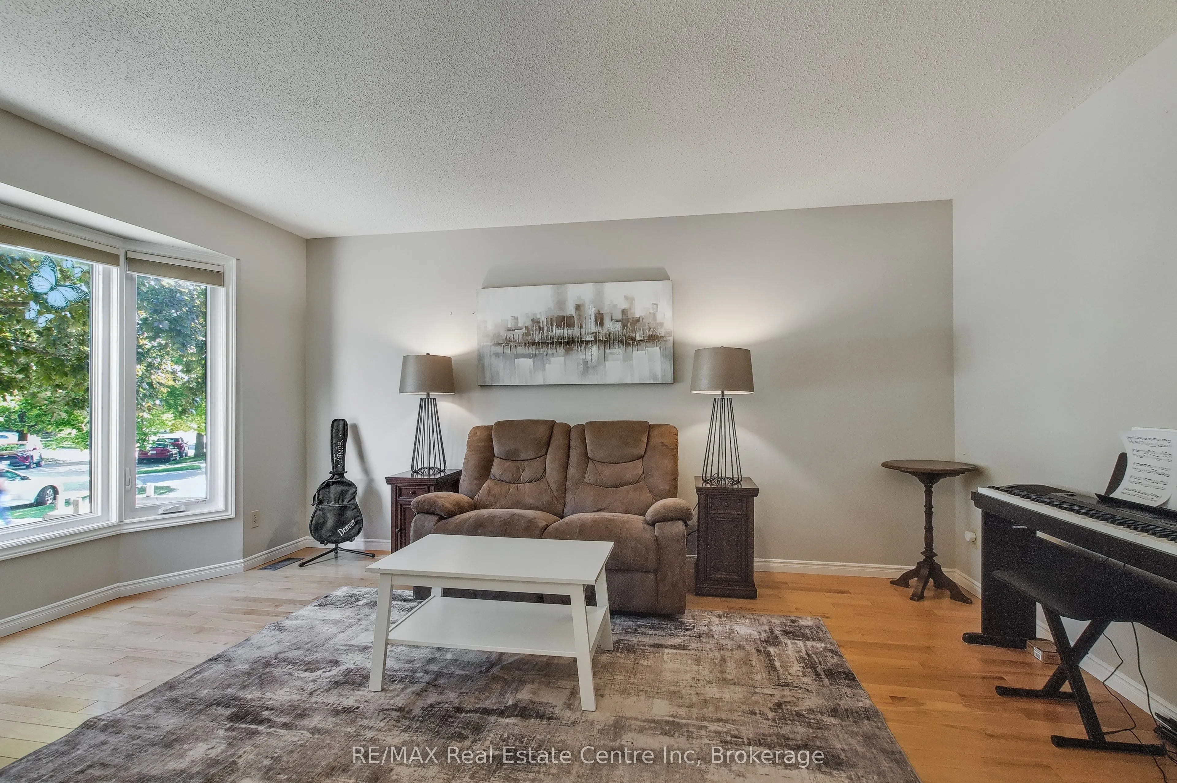 104 Valley Ridge Crescent