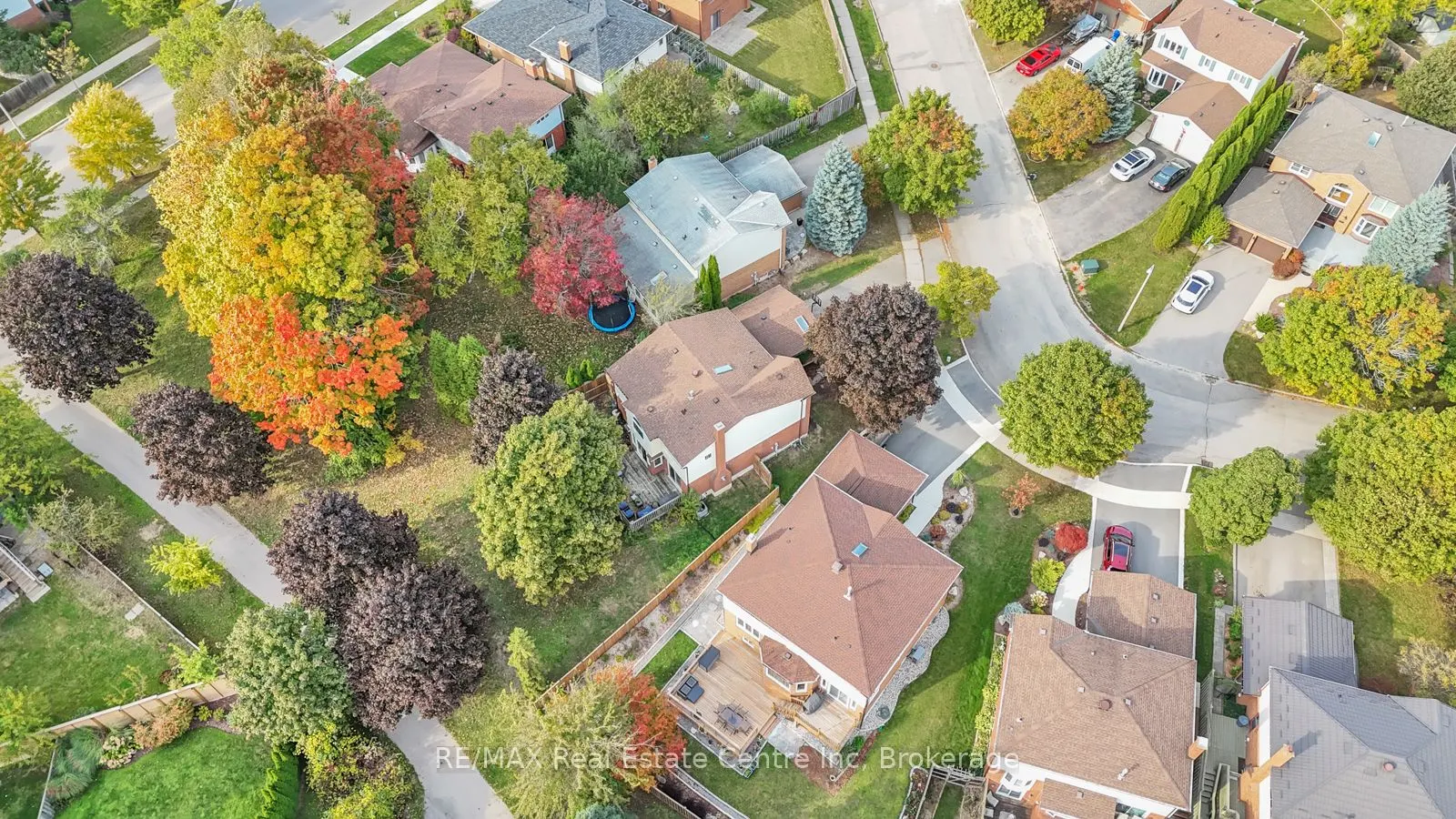104 Valley Ridge Crescent