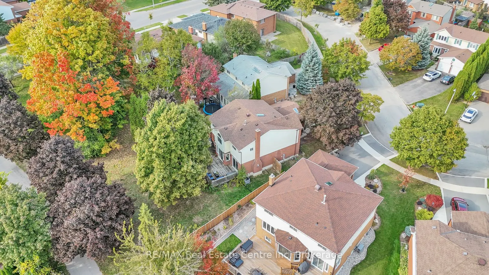 104 Valley Ridge Crescent