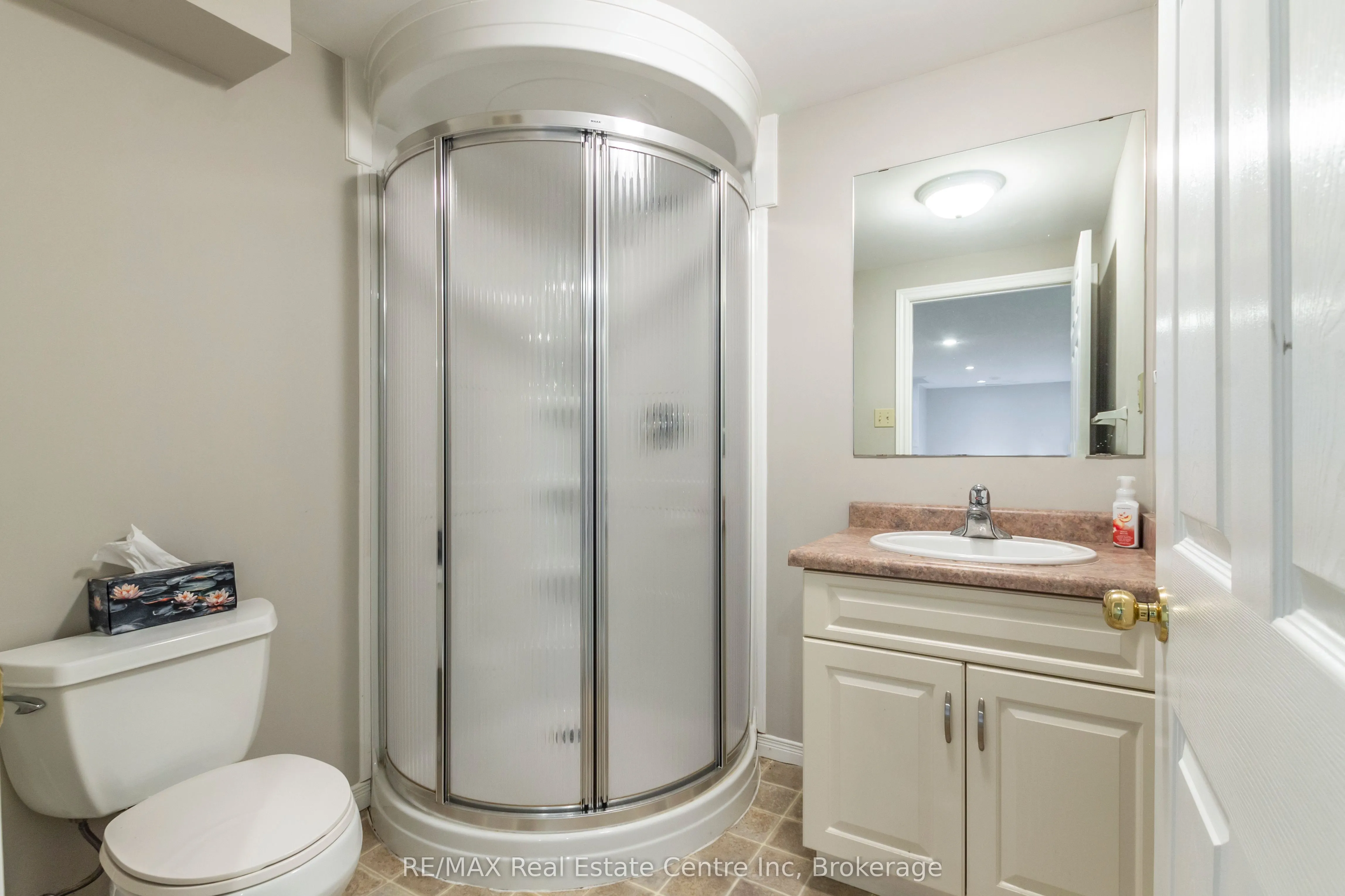 104 Valley Ridge Crescent