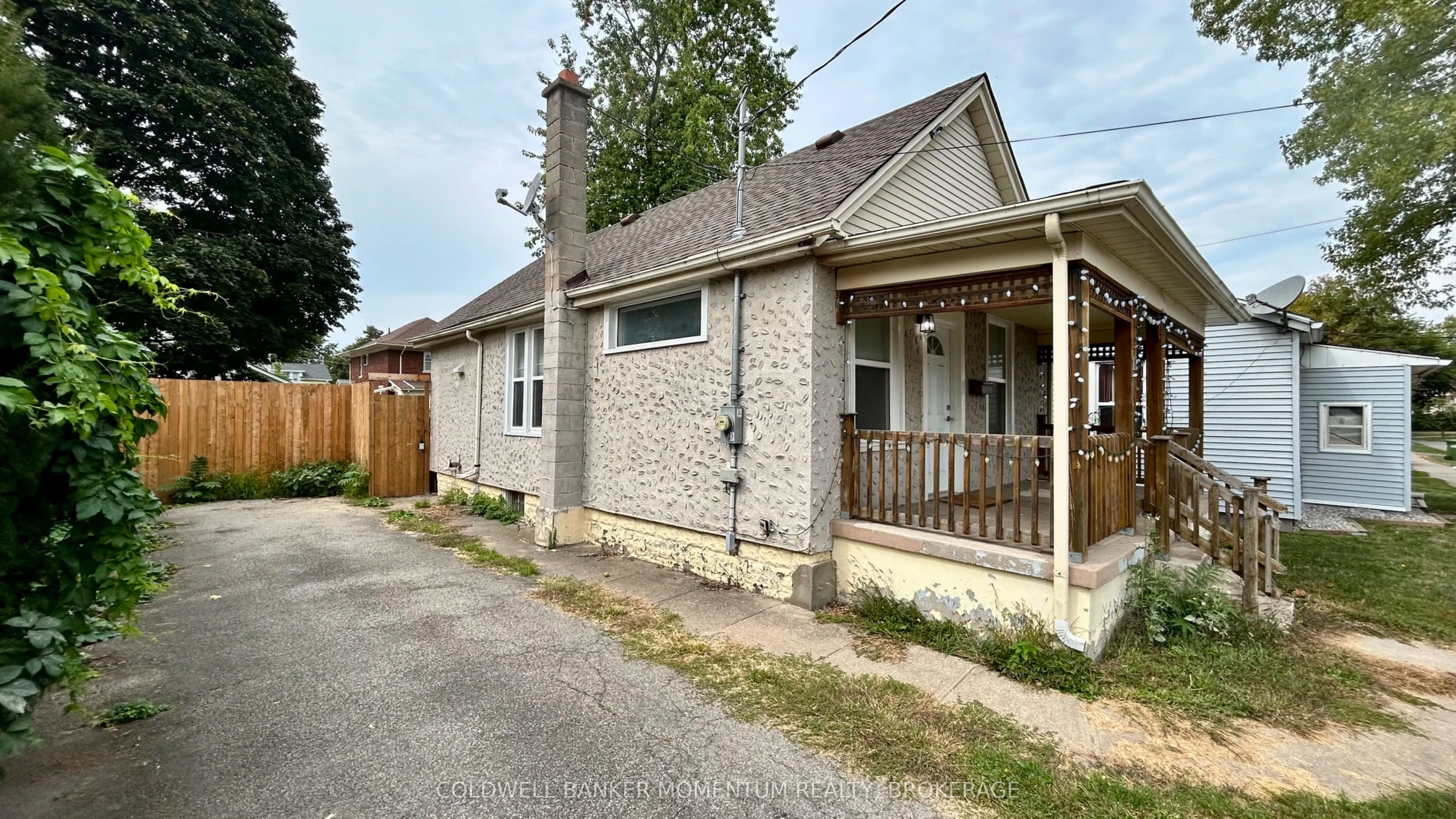 11 Greenlaw Place