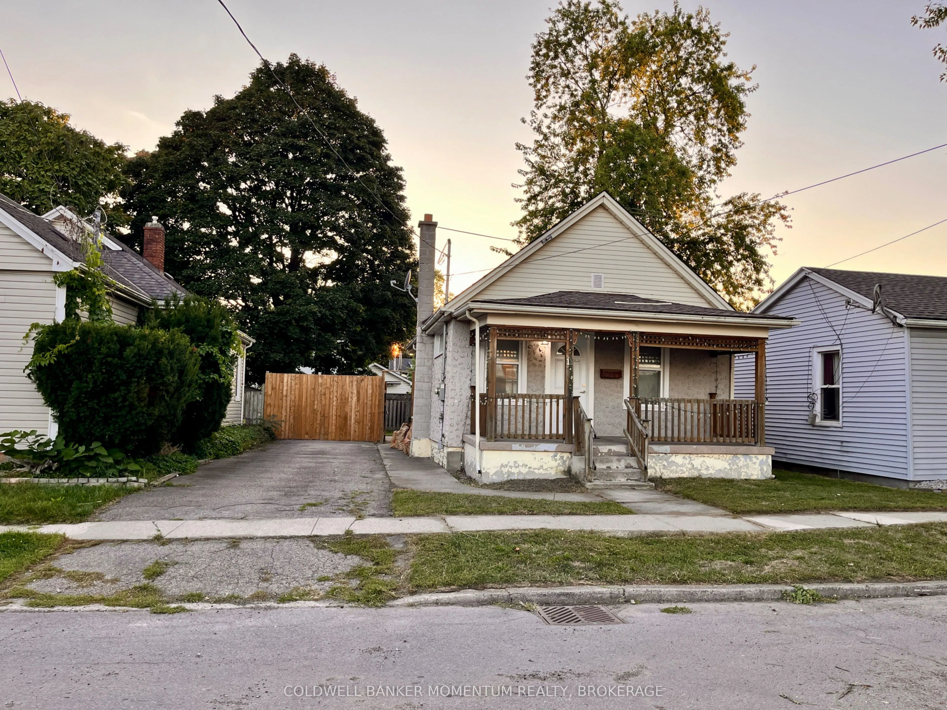11 Greenlaw Place