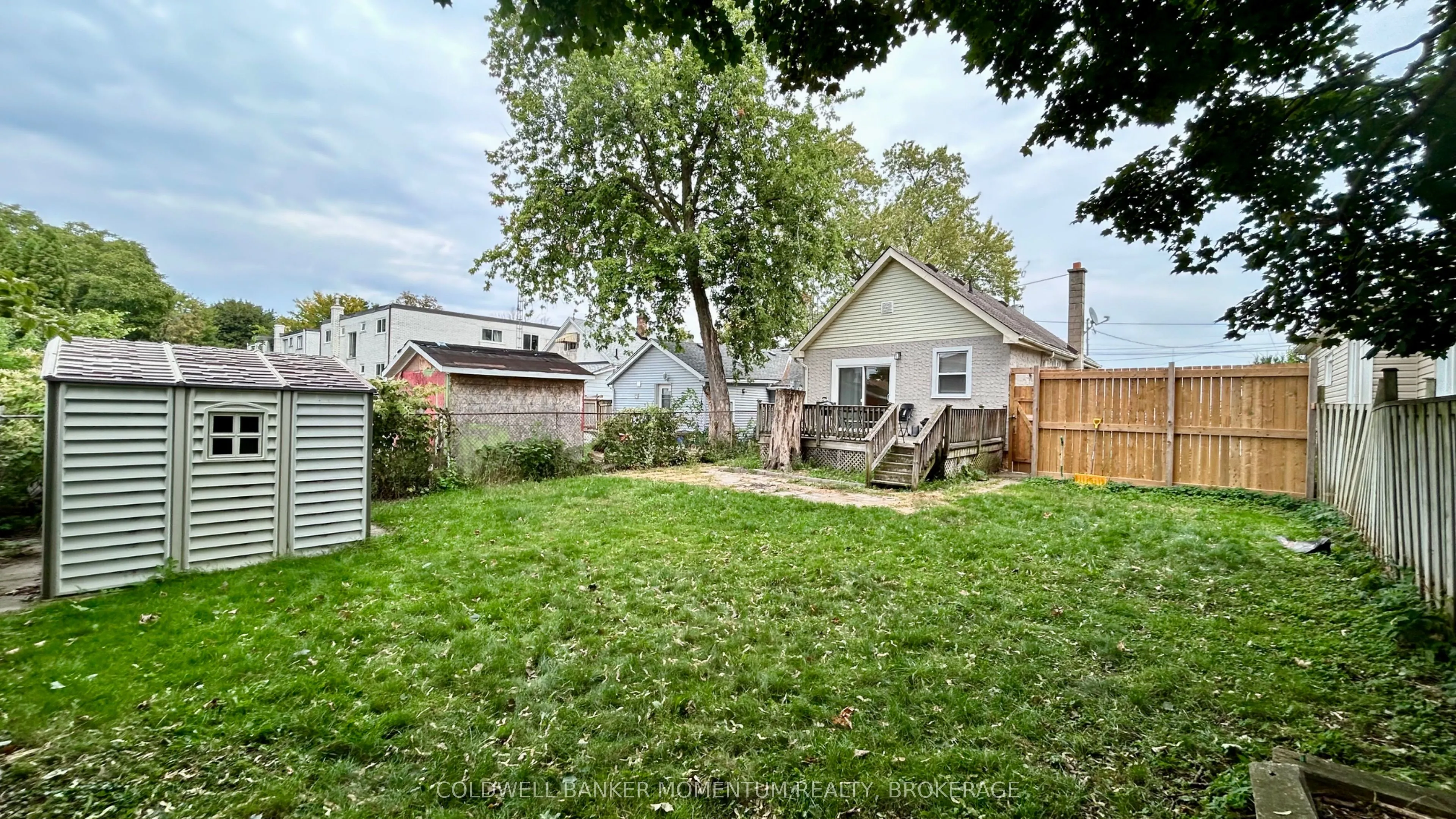 11 Greenlaw Place