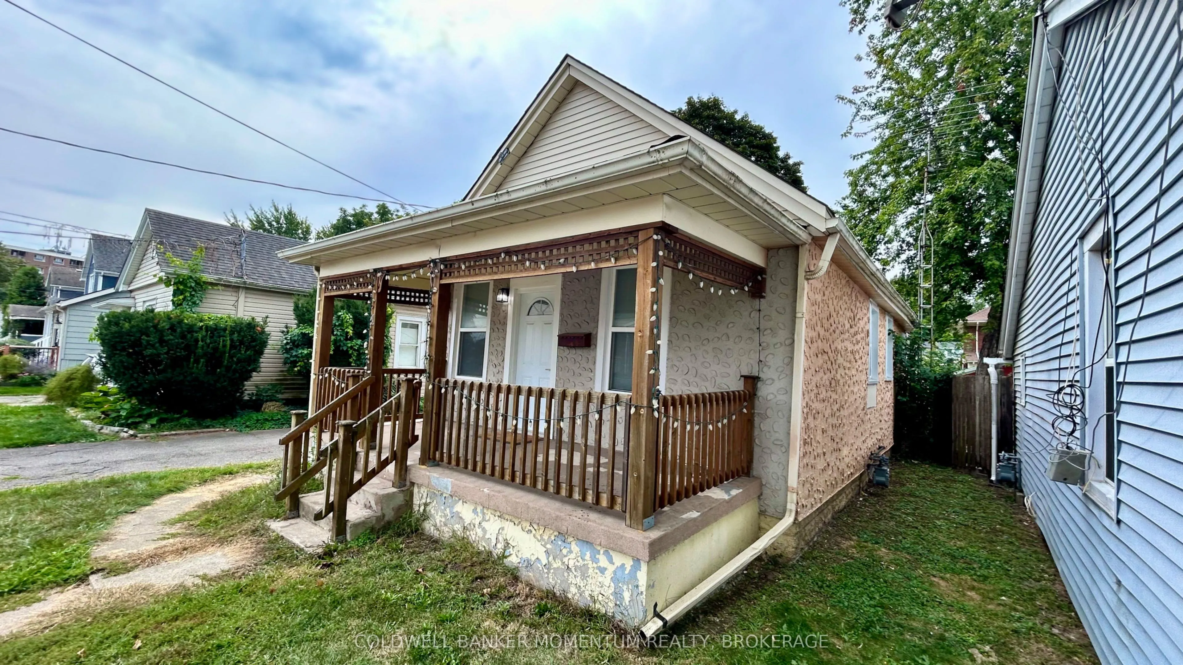 11 Greenlaw Place