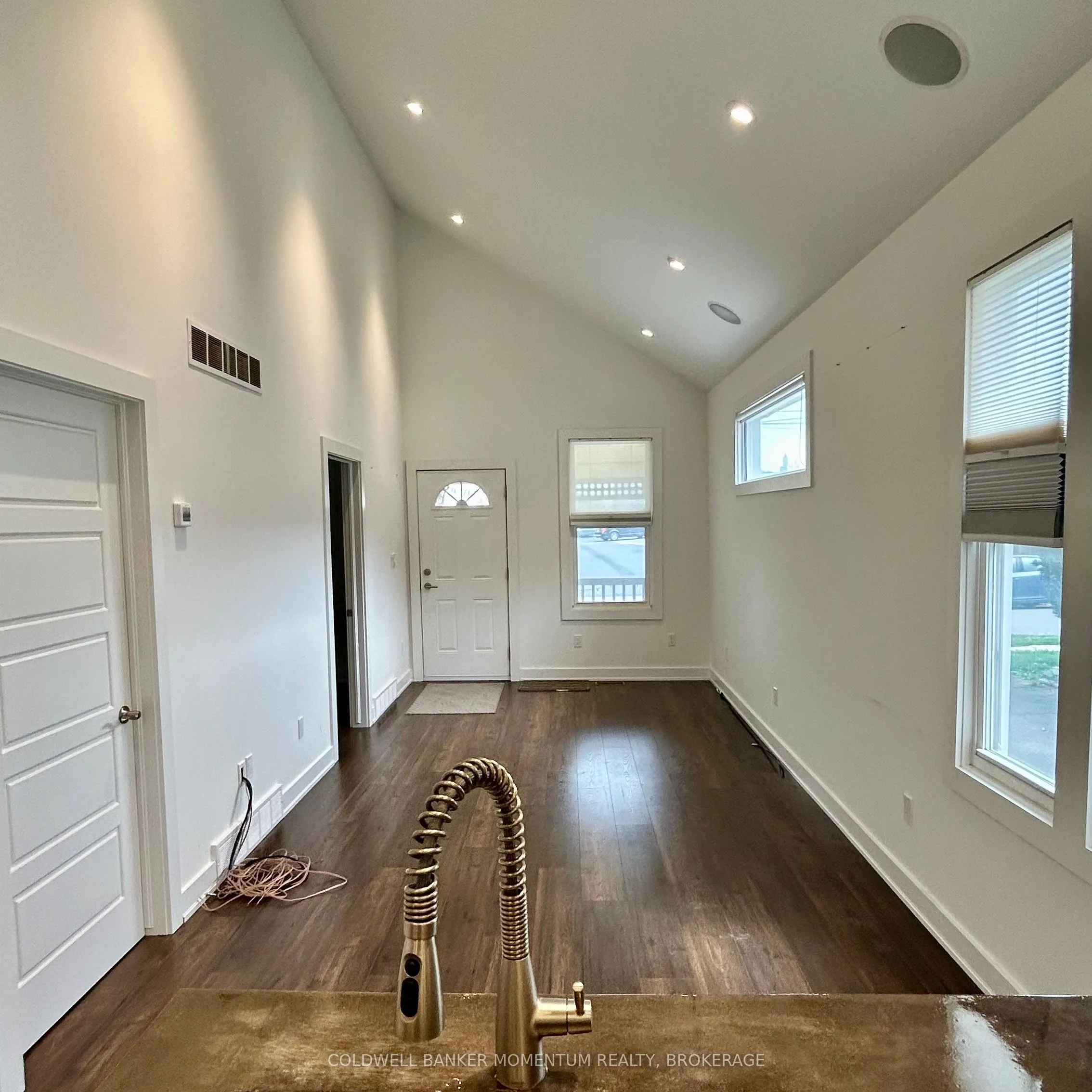 11 Greenlaw Place