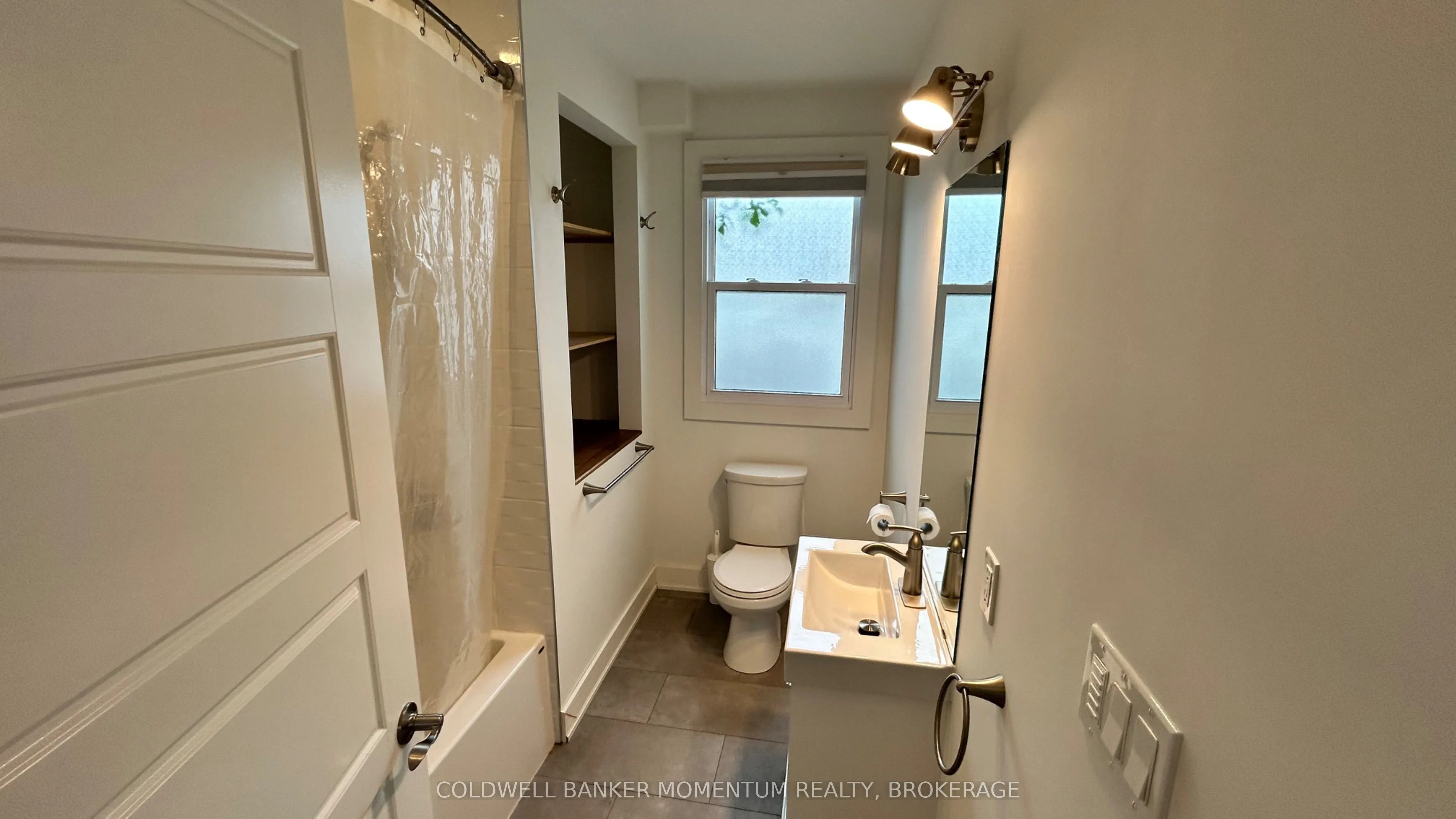 11 Greenlaw Place