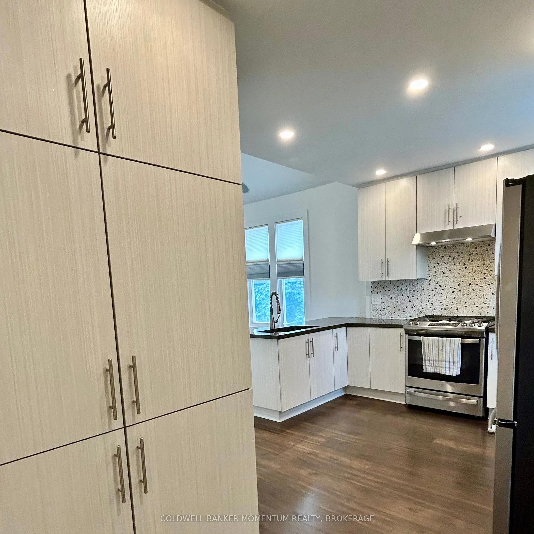 11 Greenlaw Place