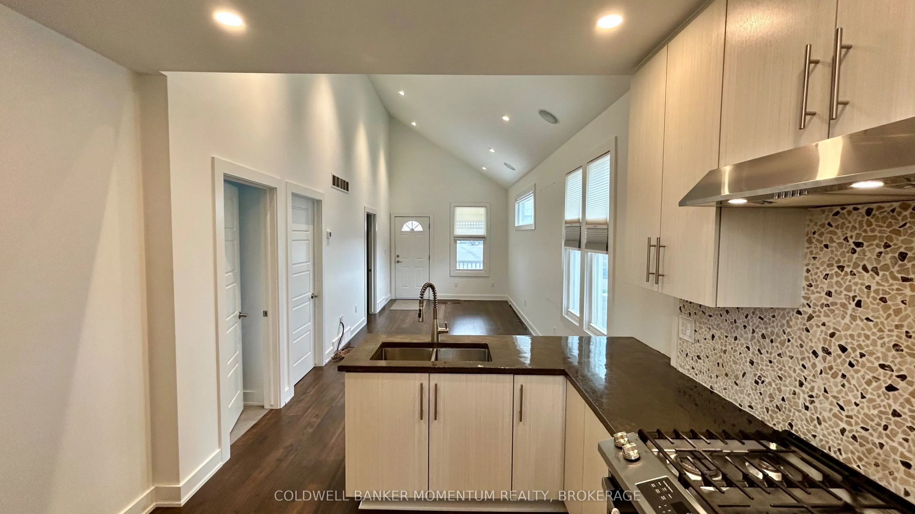 11 Greenlaw Place