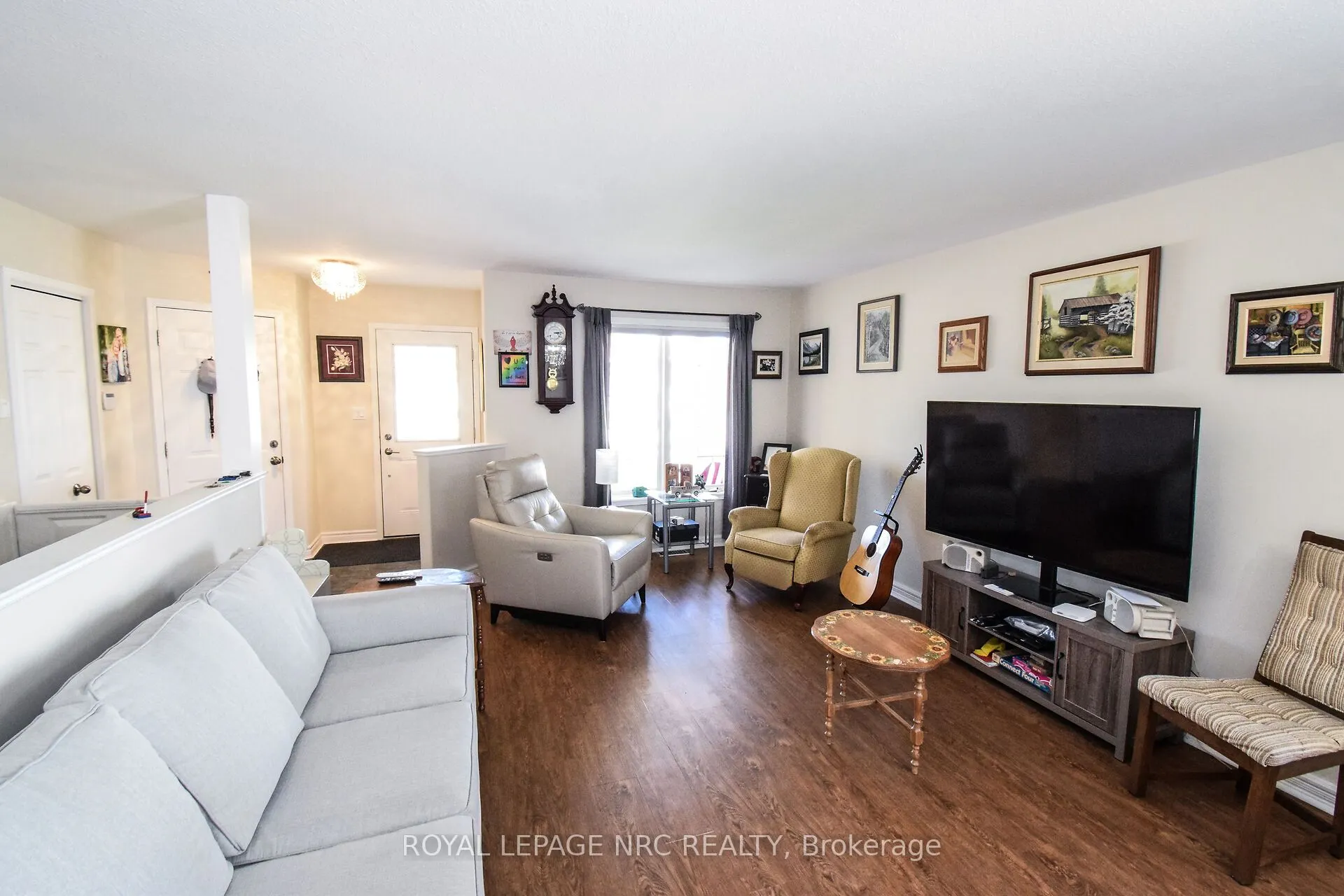330 Autumn Crescent