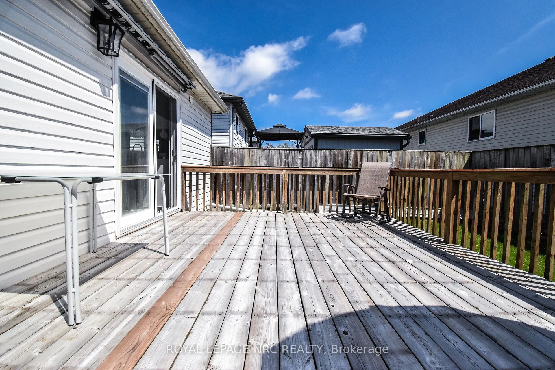 330 Autumn Crescent