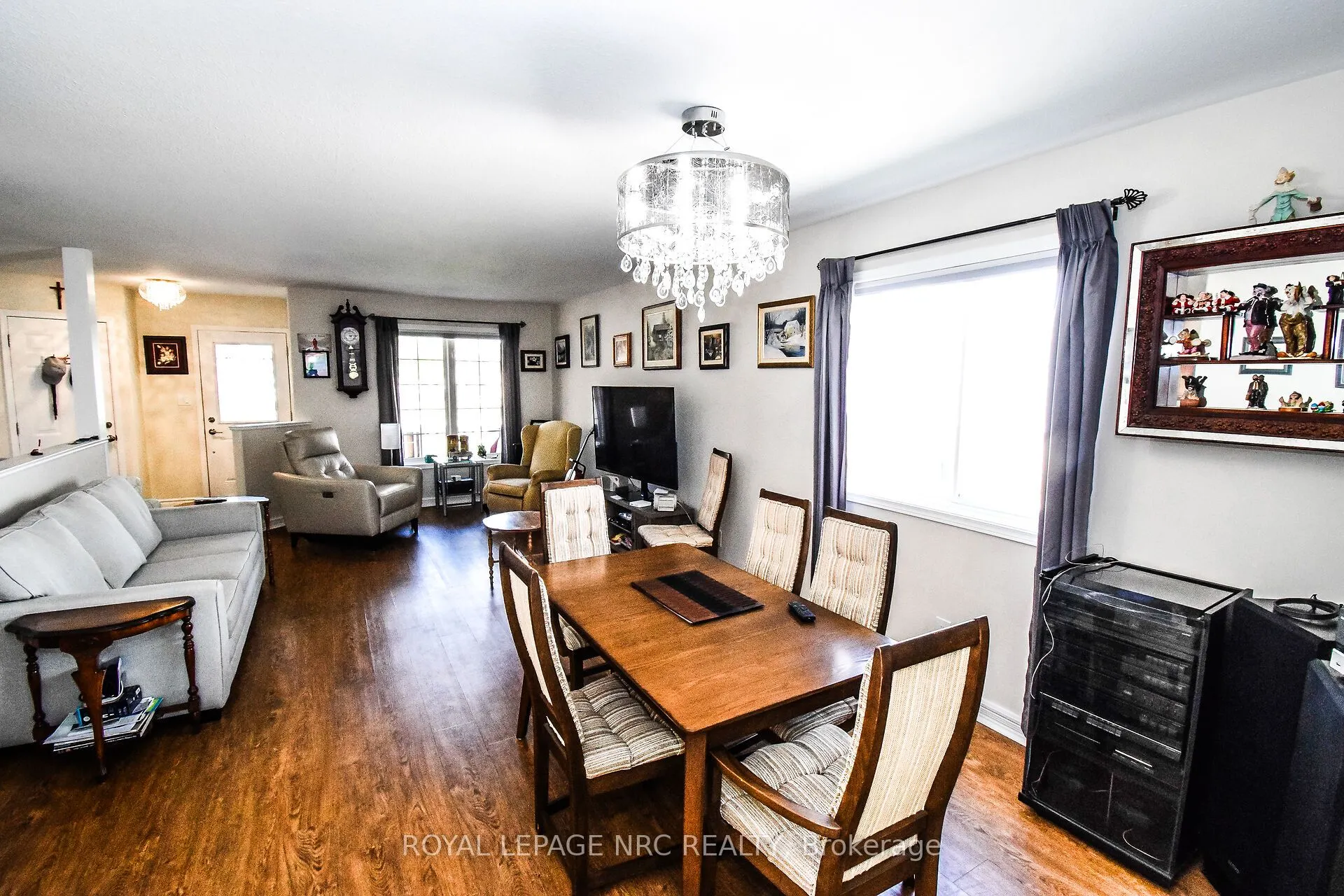 330 Autumn Crescent